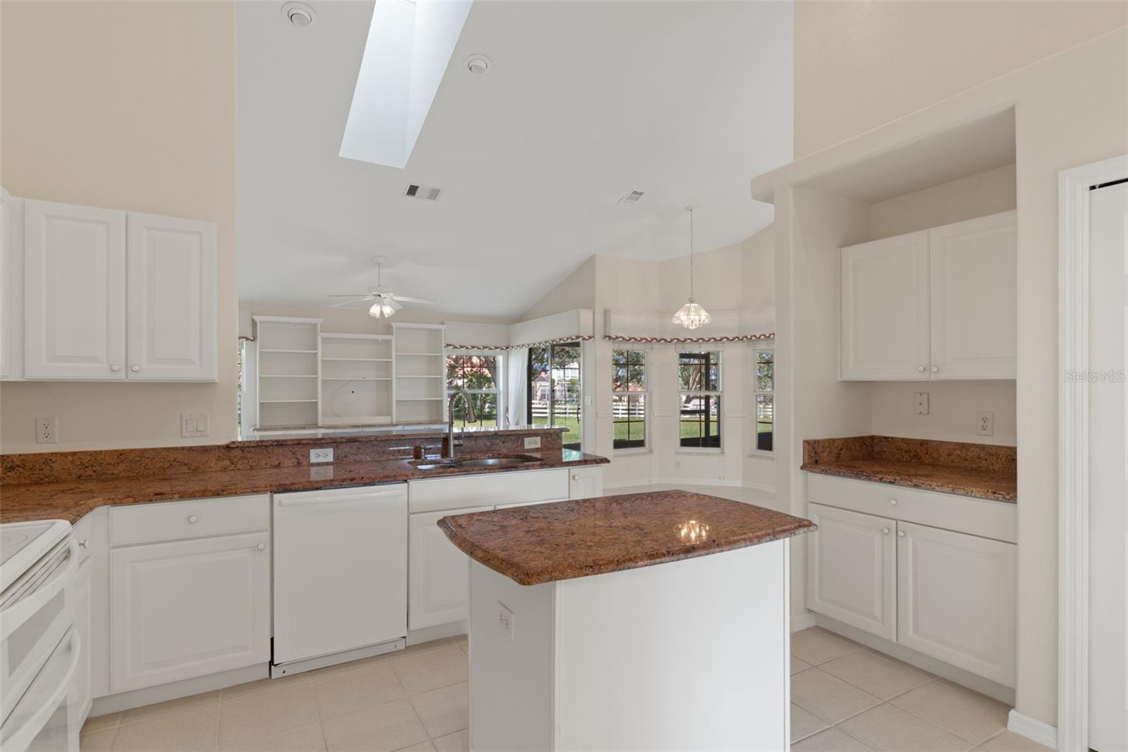 1144 E WHIRL AWAY CIRCLE, Inverness, FL 34453