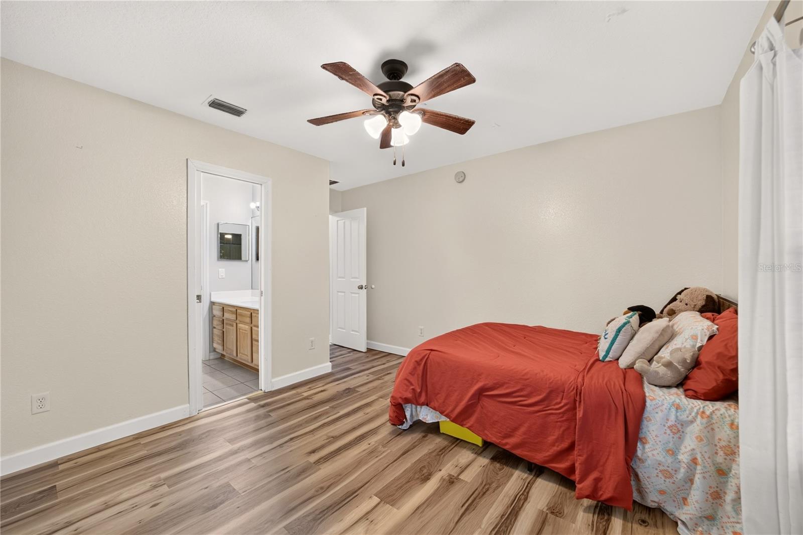 Guest Bedroom 1