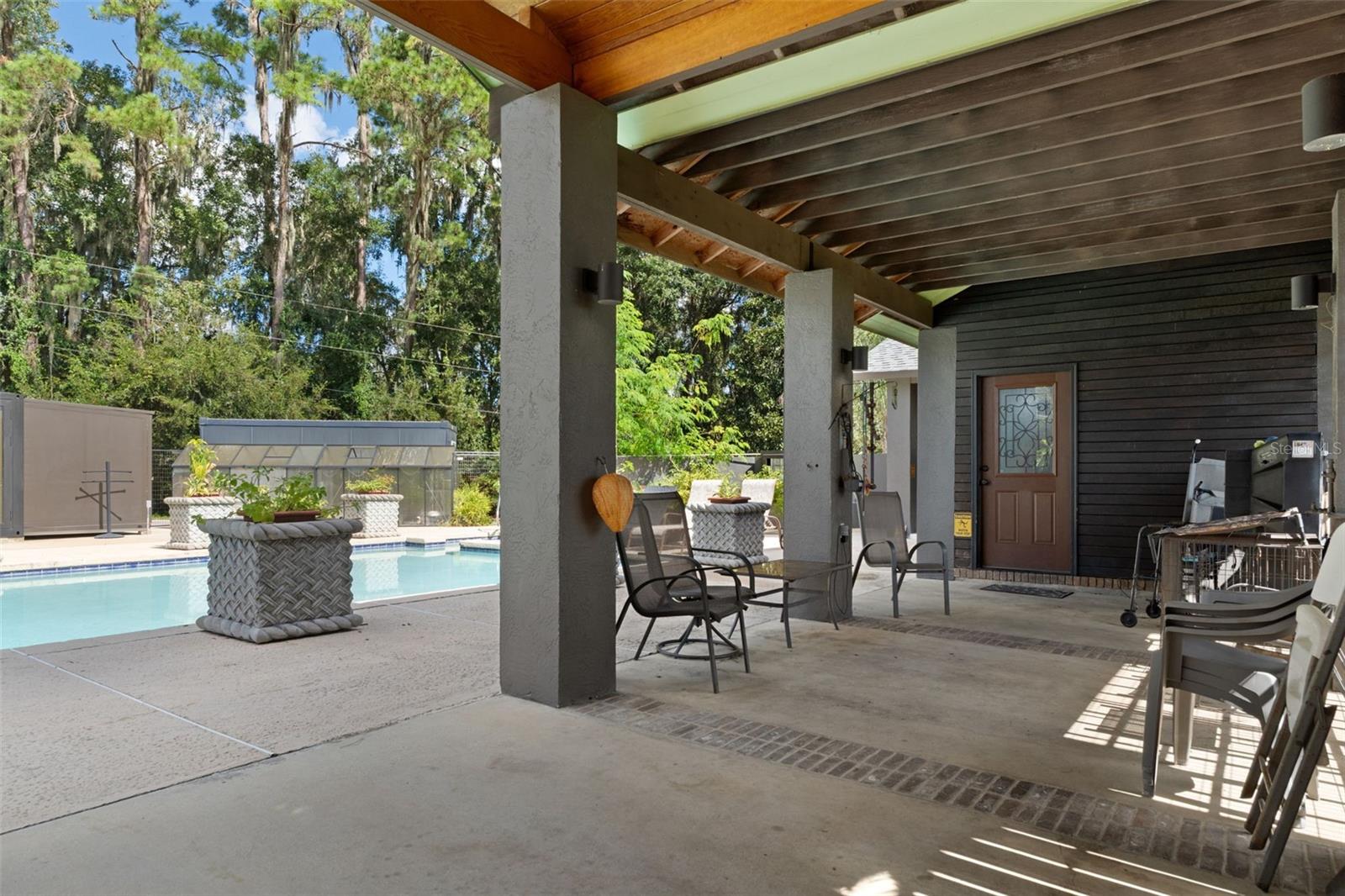 Residence Pool Deck