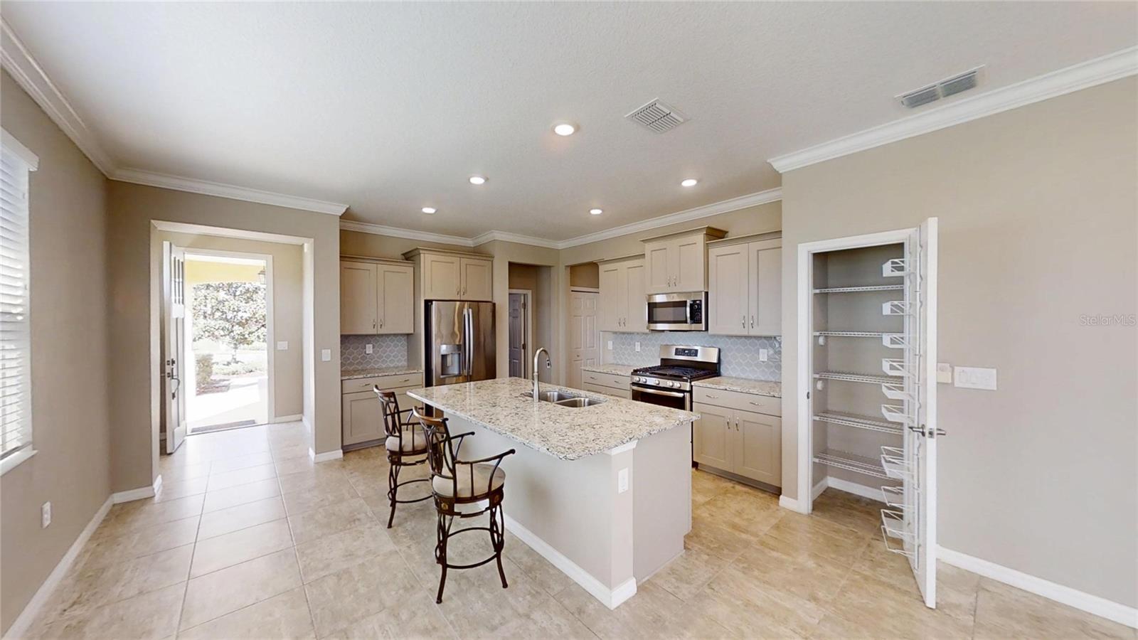 KITCHEN KITCHEN