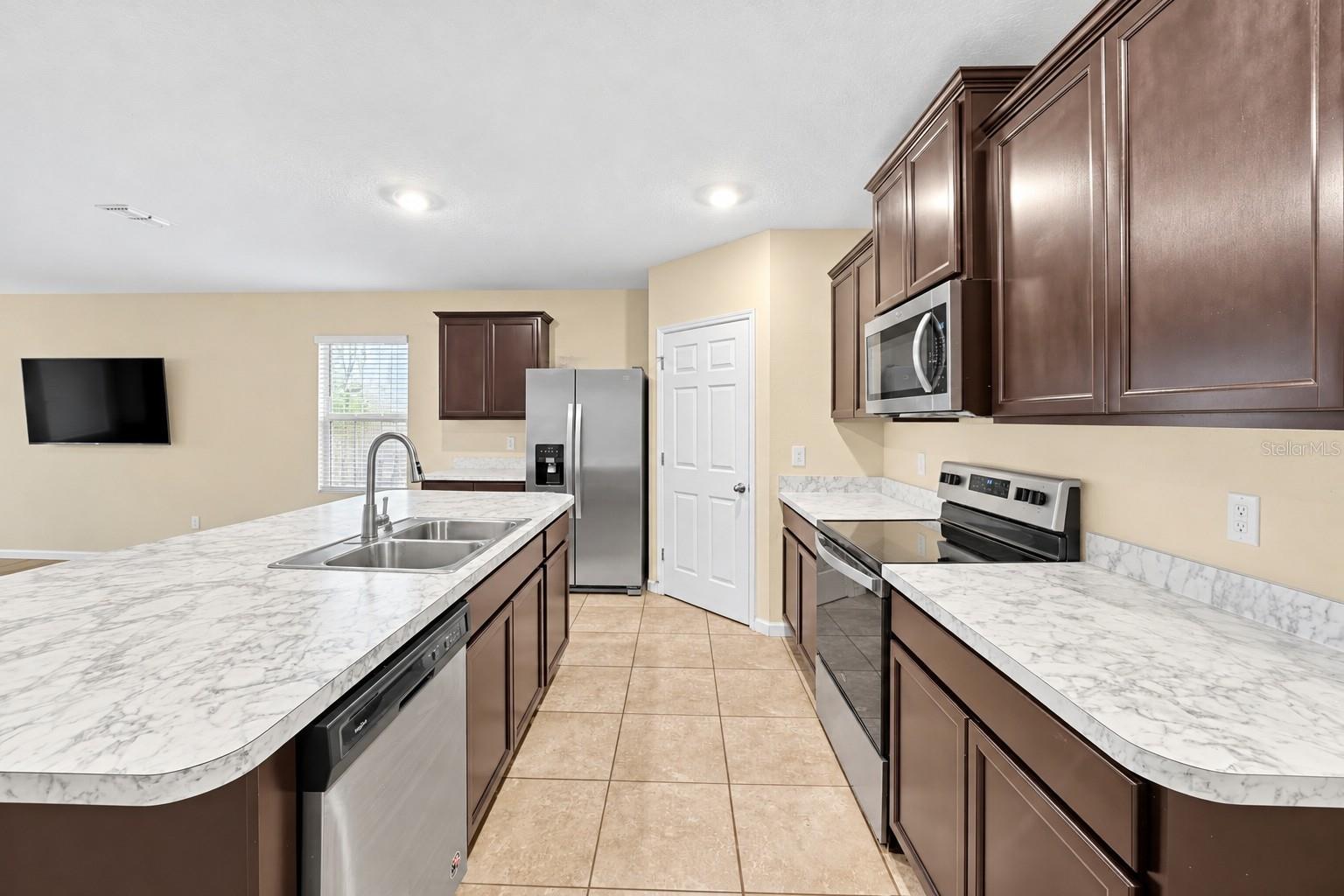 228 AMERICANA BOULEVARD NW, Palm Bay, FL 32907