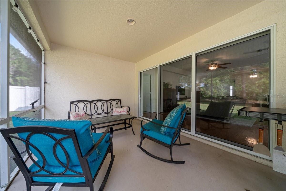 SCREENED LANAI