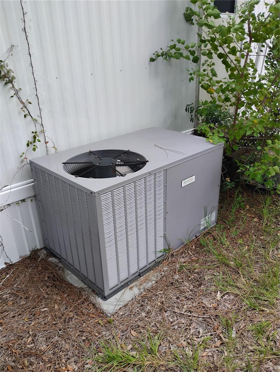 6884 NE 5TH STREET, Ocala, FL 34470