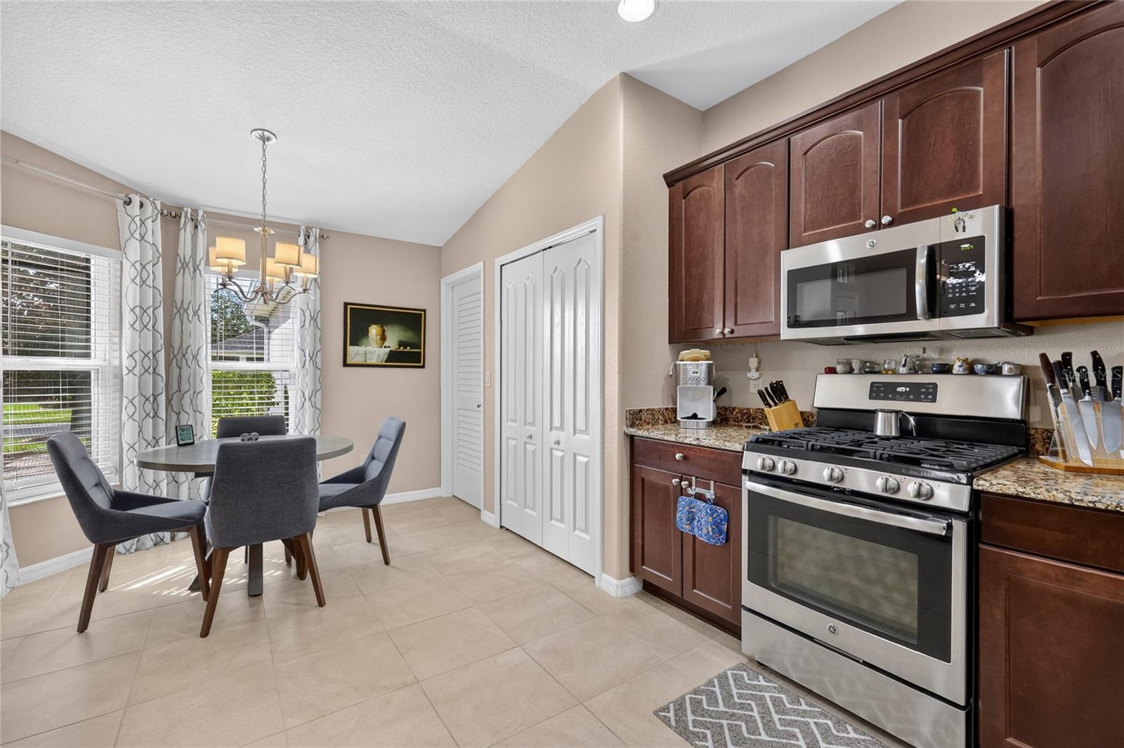 RO Filter in Kitchen & Whole House Water Filter