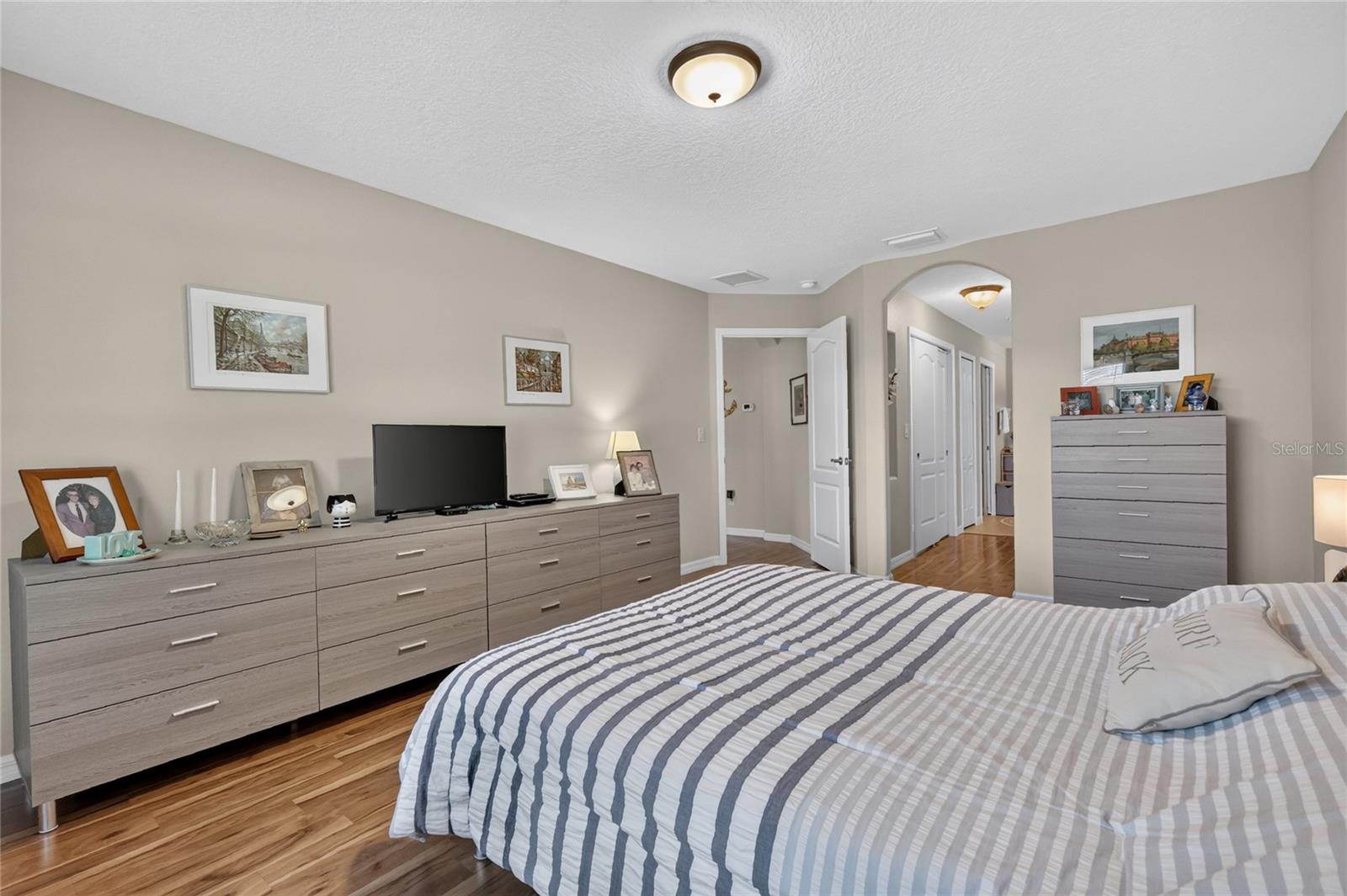 Master  En Suite w/with his & her Closets