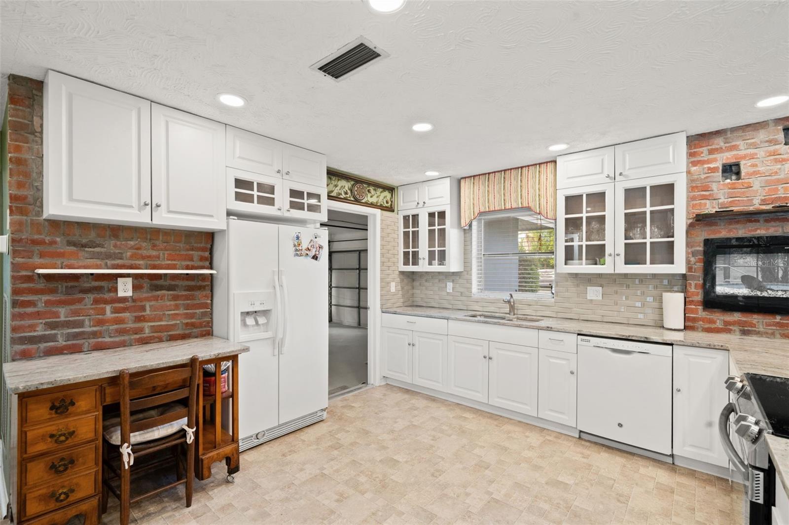 6422 FAIRLAWN STREET, Spring Hill, FL 34606 6422 FAIRLAWN STREET, Spring Hill, FL 34606