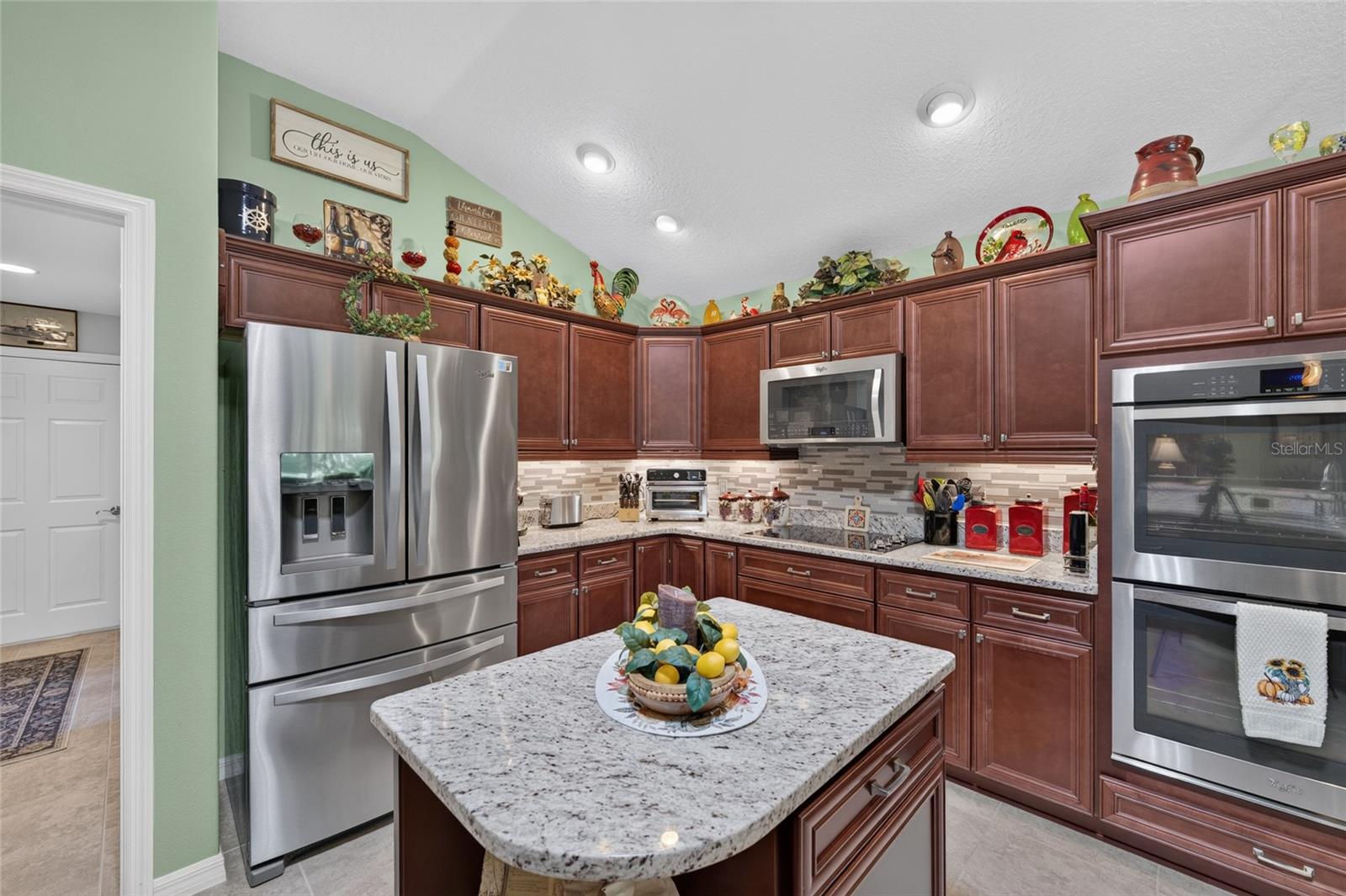 CROWN MOLDING ON THE CABINETS