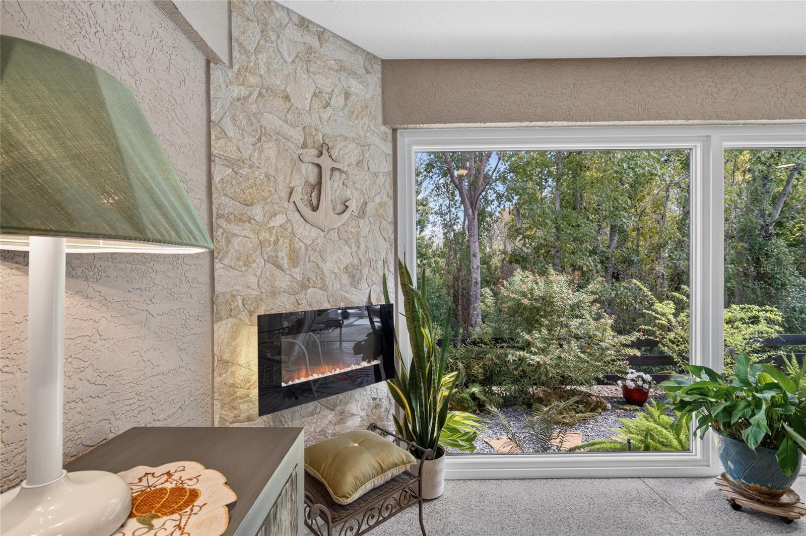 BUILT IN FIREPLACE FOR THE WINTER MONTHS