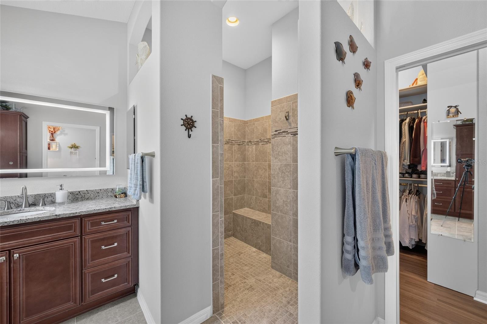 ROMAN SHOWER
