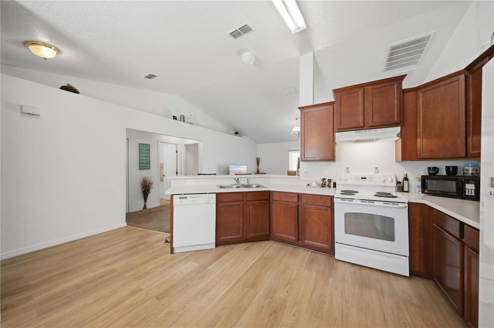 8 OAK RUN COURT, Ocala, FL 34472
