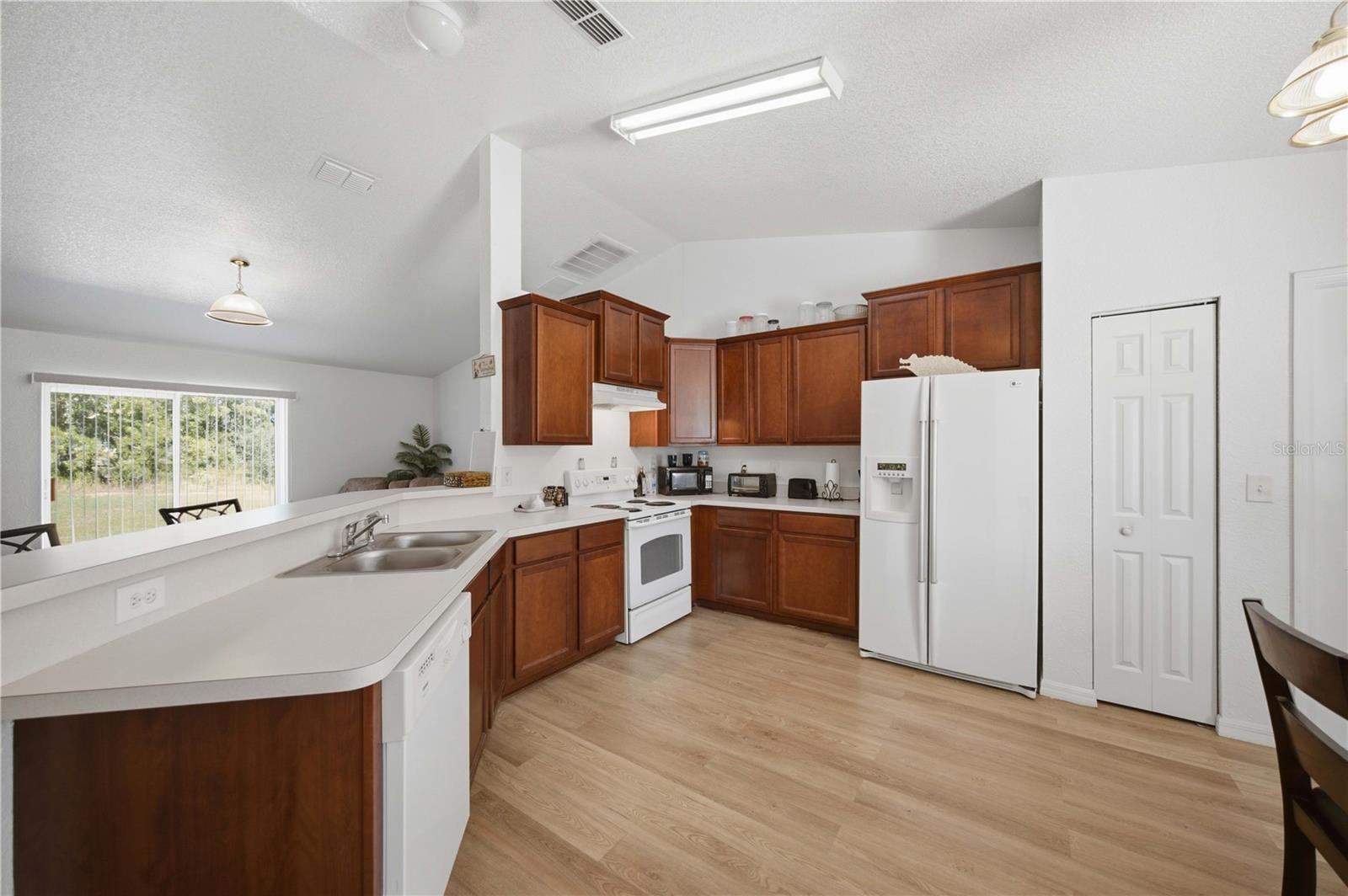 8 OAK RUN COURT, Ocala, FL 34472