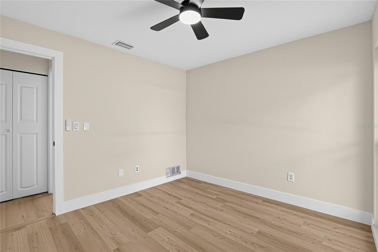 2612 51ST AVENUE W, Bradenton, FL 34207