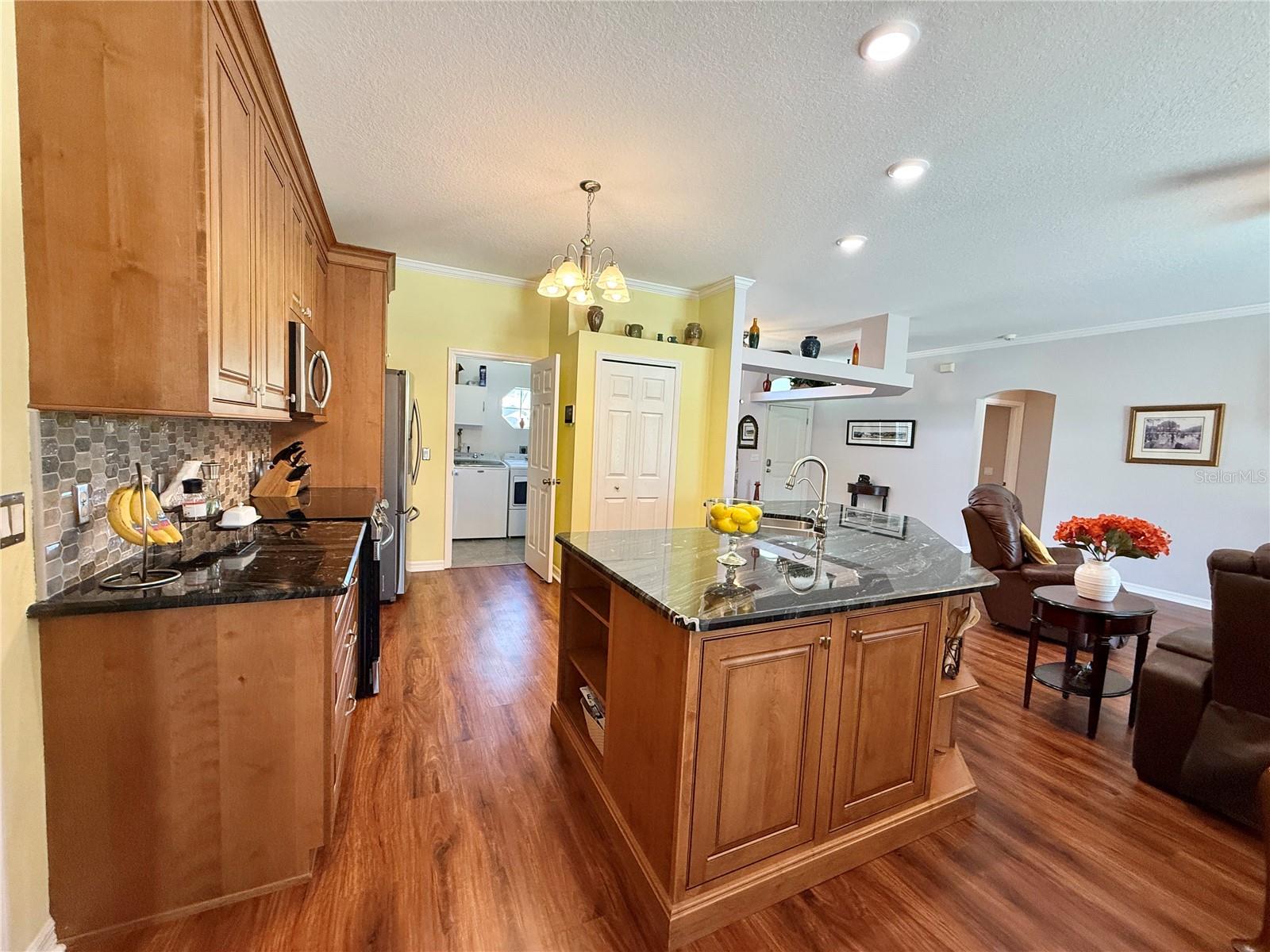 Kitchen with Backsplash-Solid wood cabinets