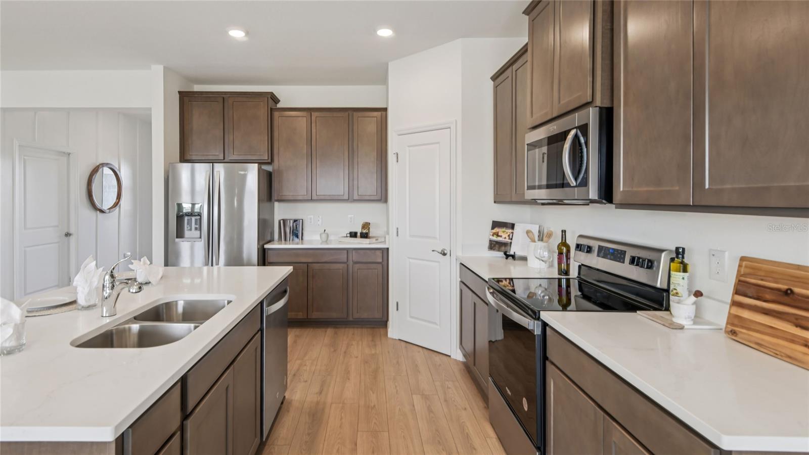 8733 PINECREST TRAIL, Wildwood, FL 34785
