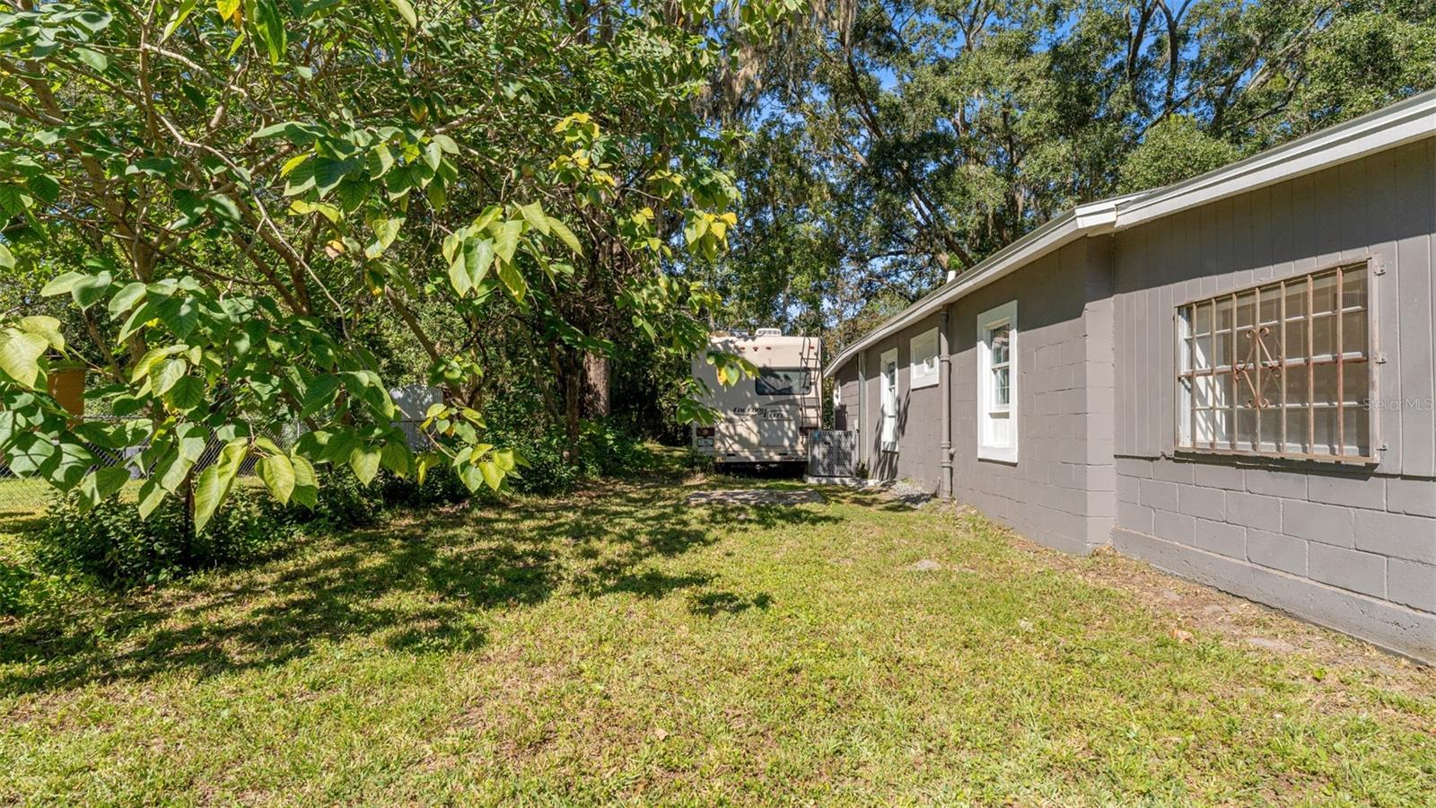 2410 NE 3RD PLACE, Gainesville, FL 32641