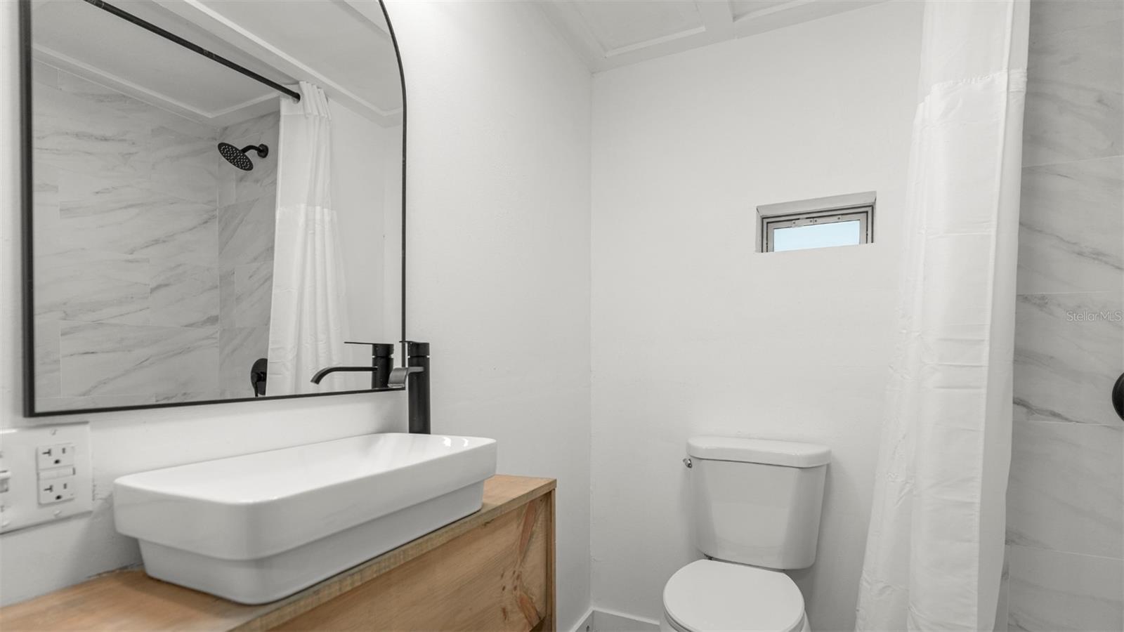 2410 NE 3RD PLACE, Gainesville, FL 32641