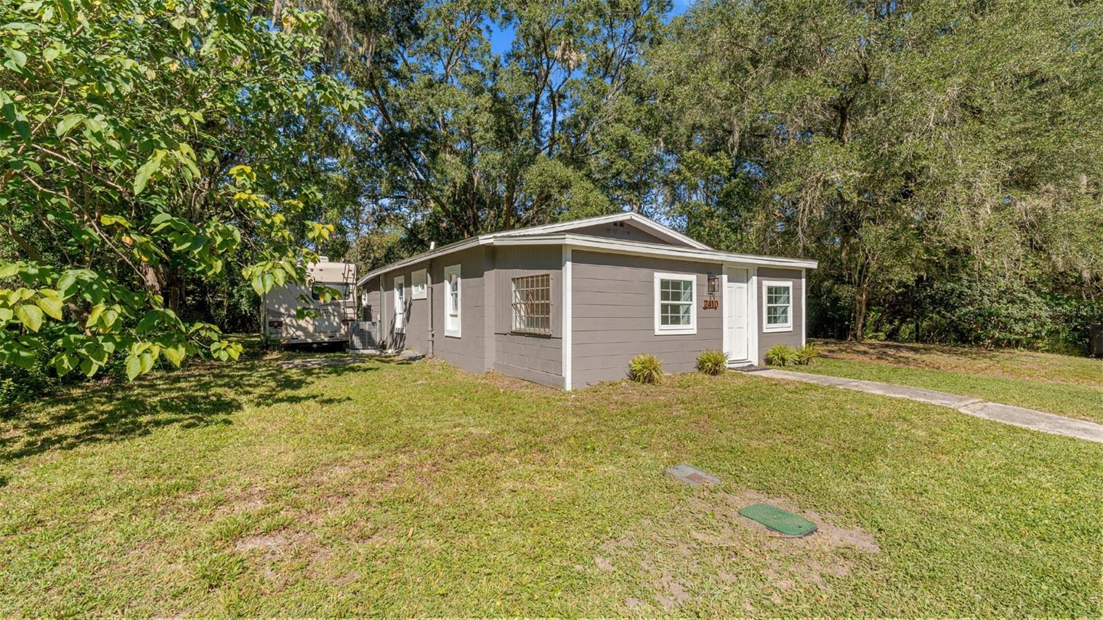 2410 NE 3RD PLACE, Gainesville, FL 32641 2410 NE 3RD PLACE, Gainesville, FL 32641