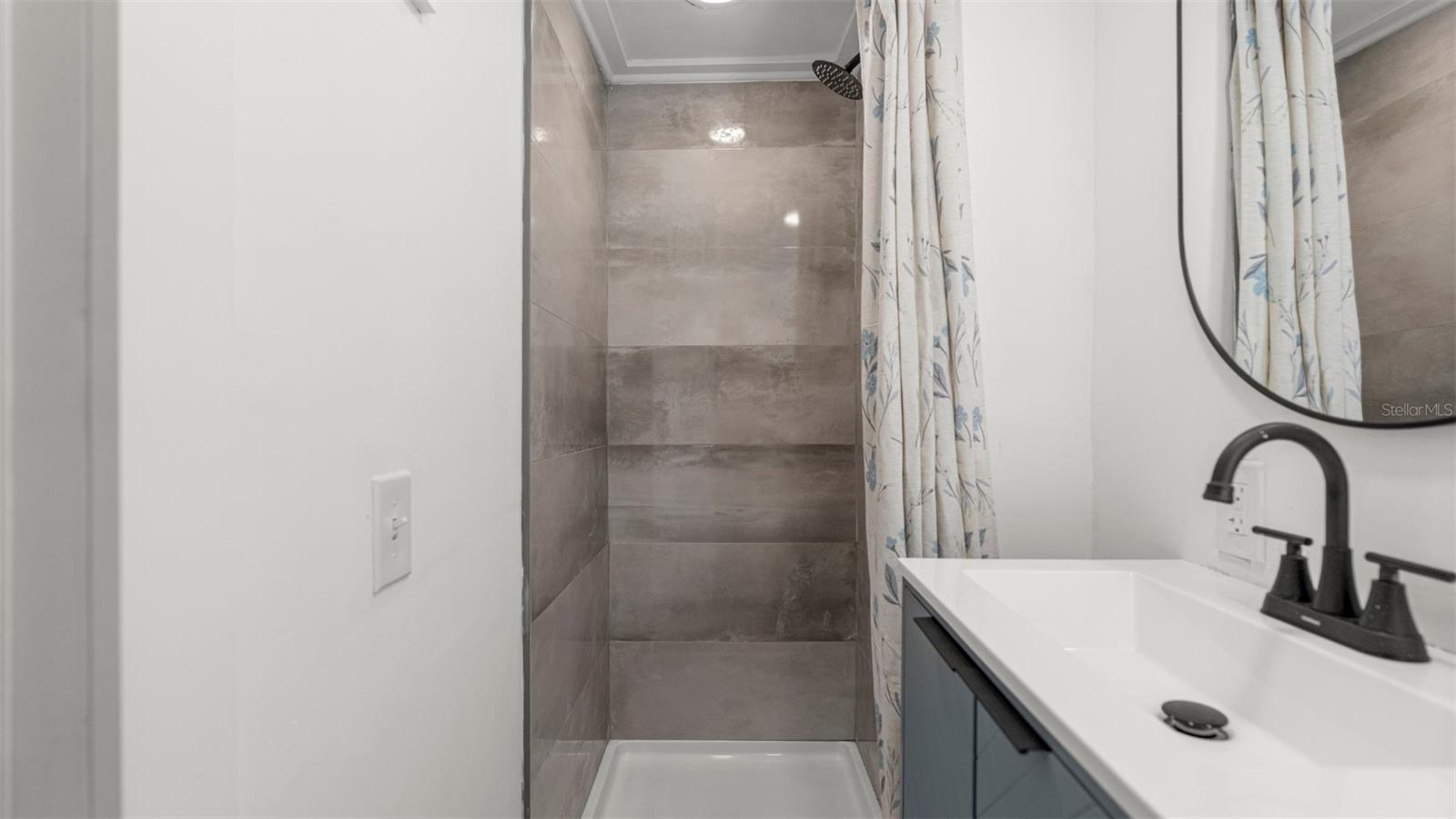 2410 NE 3RD PLACE, Gainesville, FL 32641