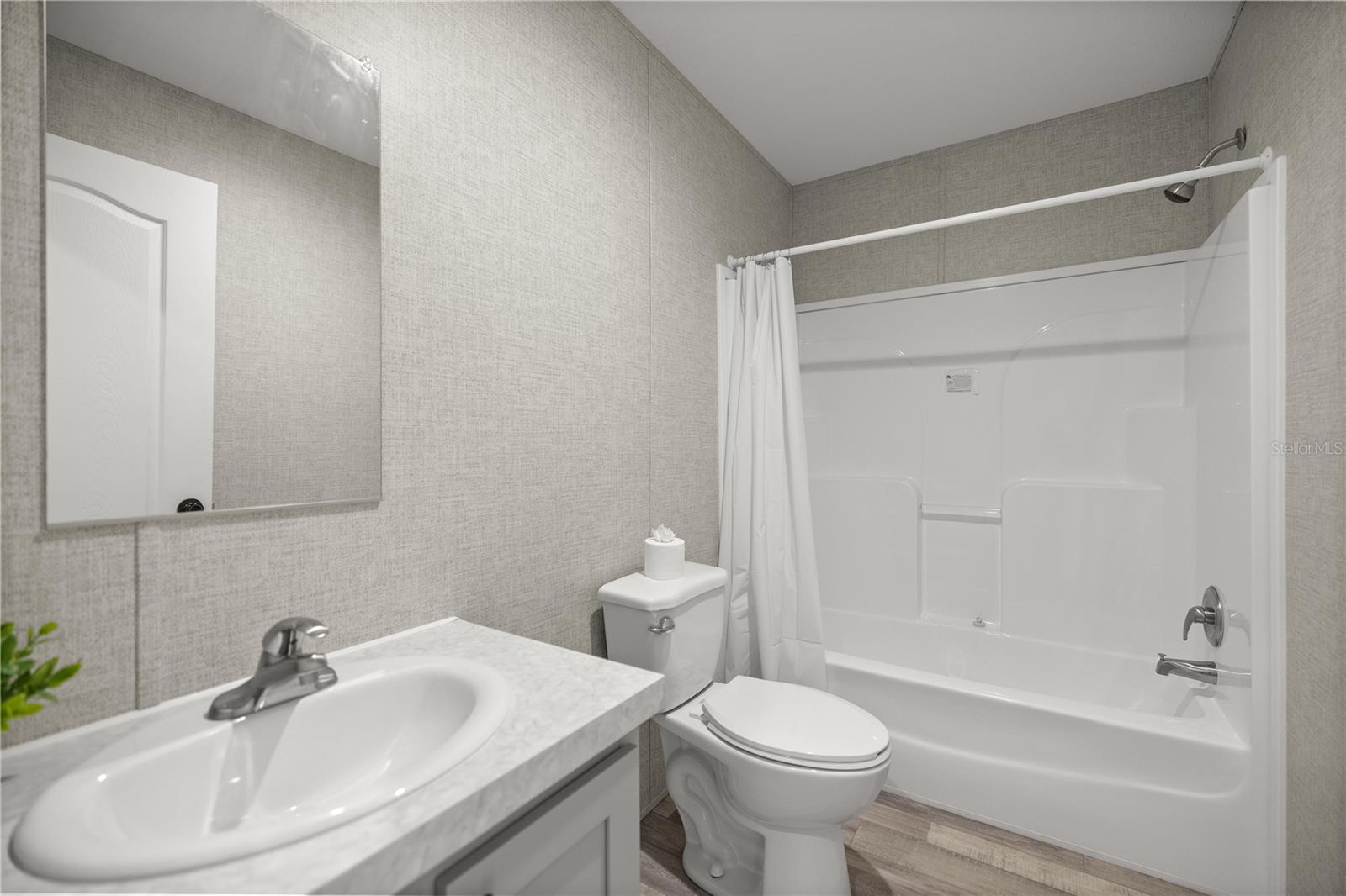 Bathroom 2 with tub and shower