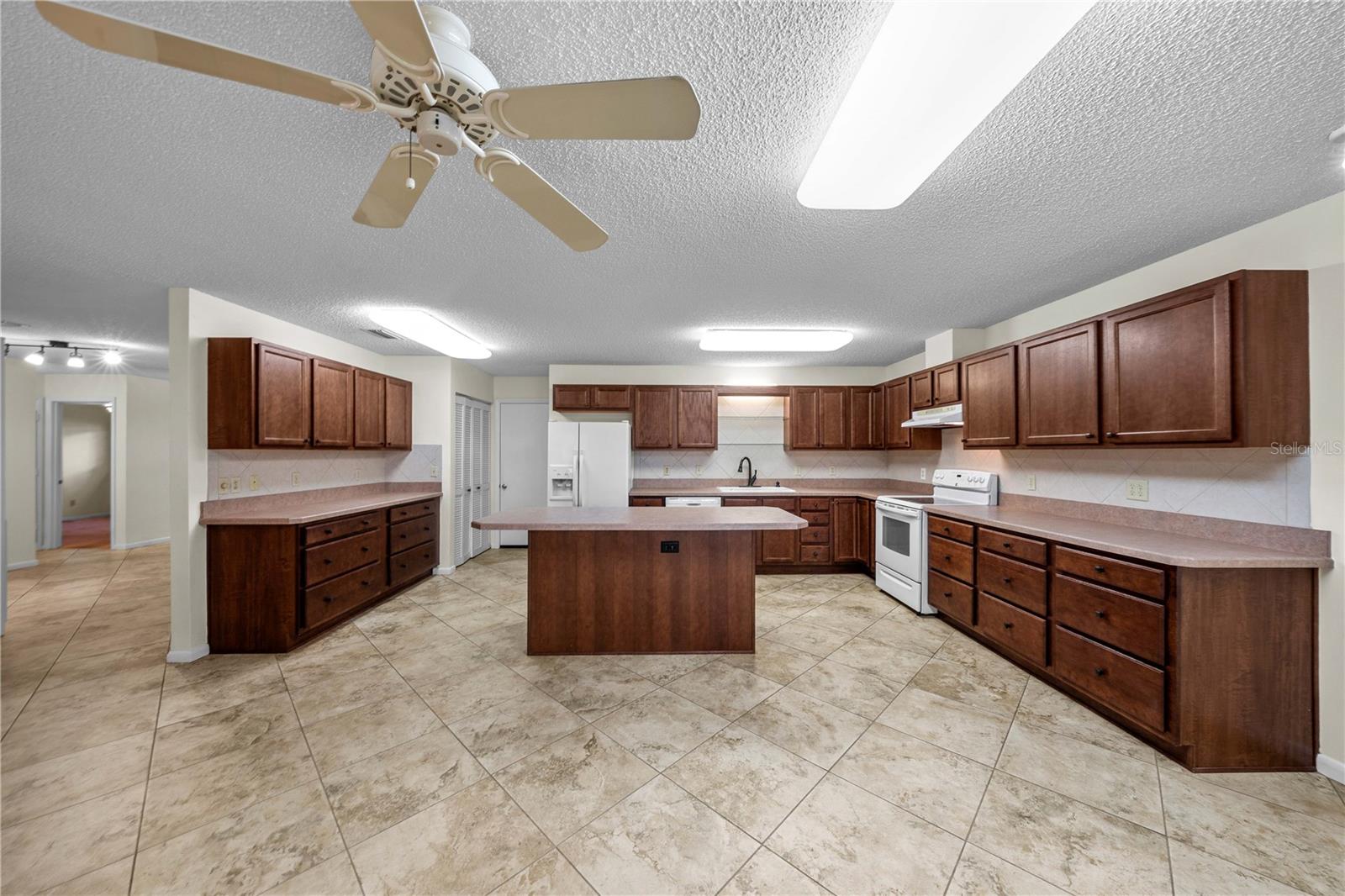 9529 SW 85TH AVENUE, #D, Ocala, FL 34481