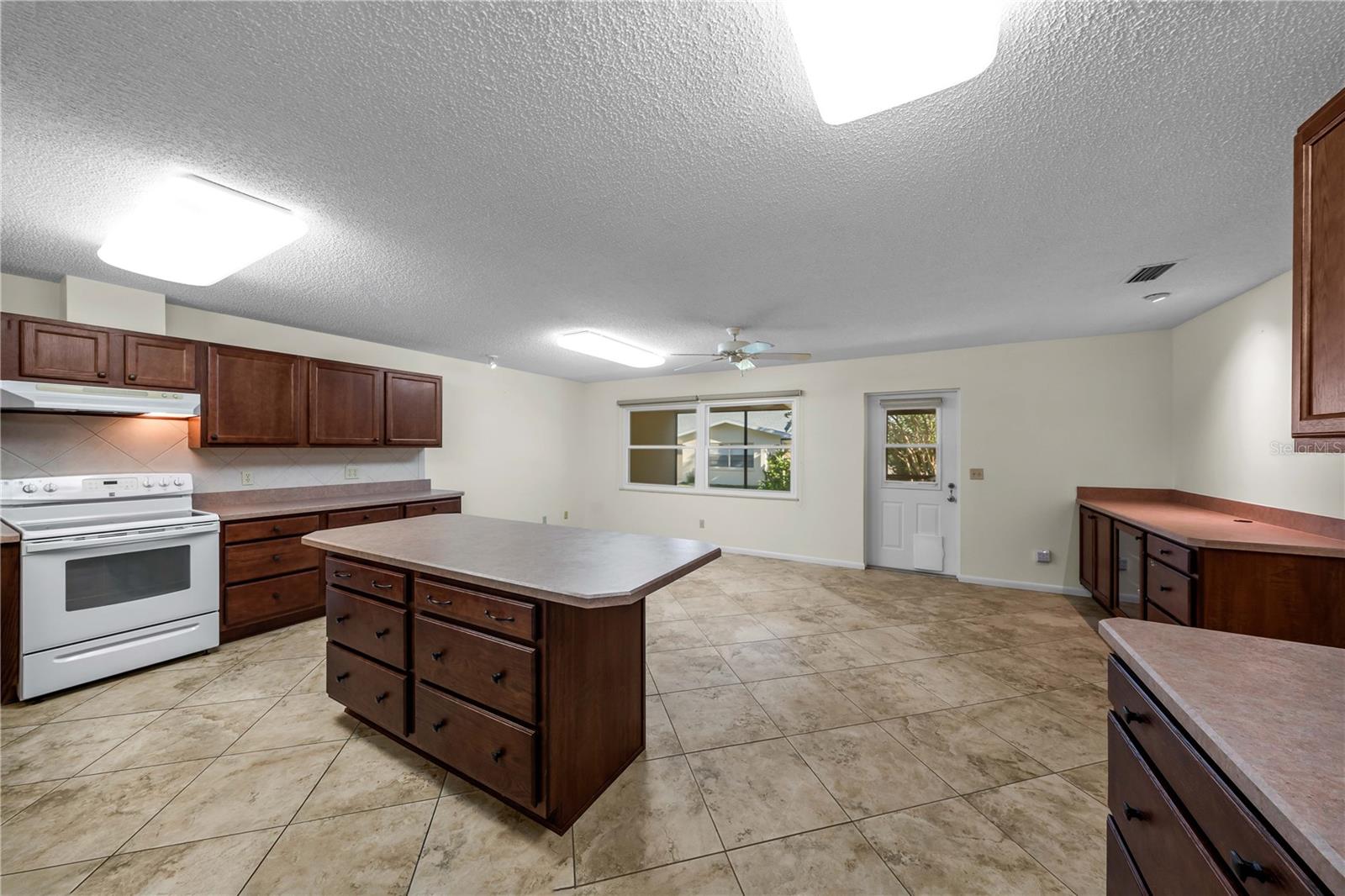 9529 SW 85TH AVENUE, #D, Ocala, FL 34481