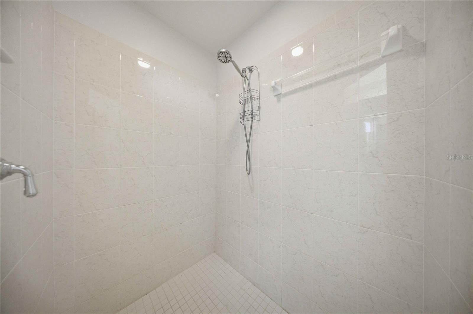 Standing shower