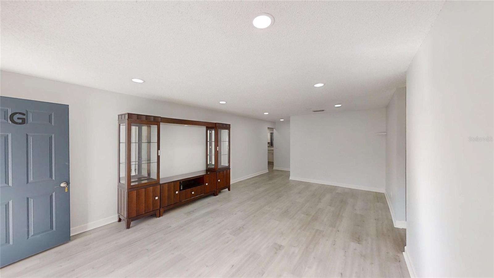 LIVING-DINING