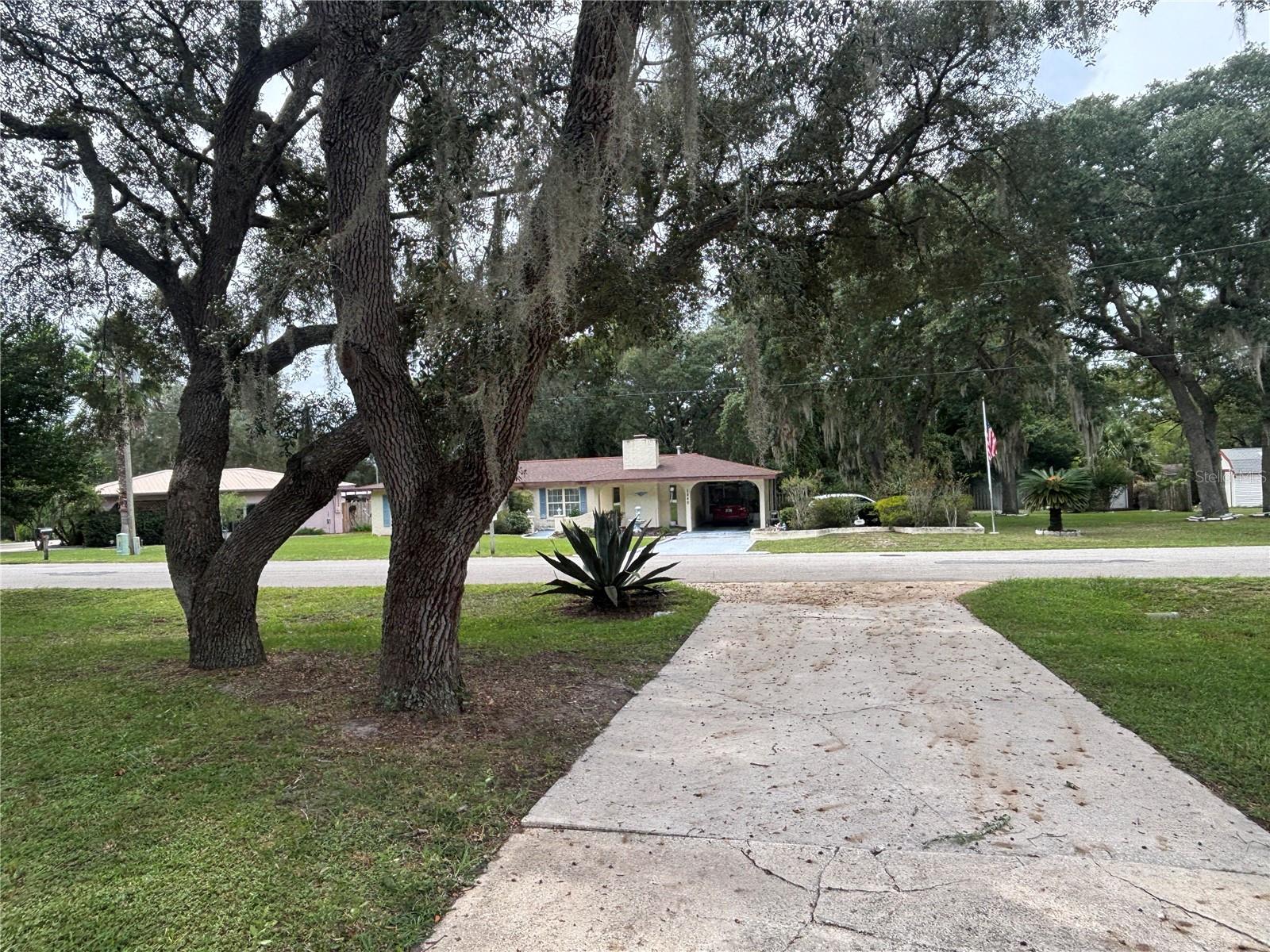 1851 SE 176TH AVENUE, Silver Springs, FL 34488 1851 SE 176TH AVENUE, Silver Springs, FL 34488