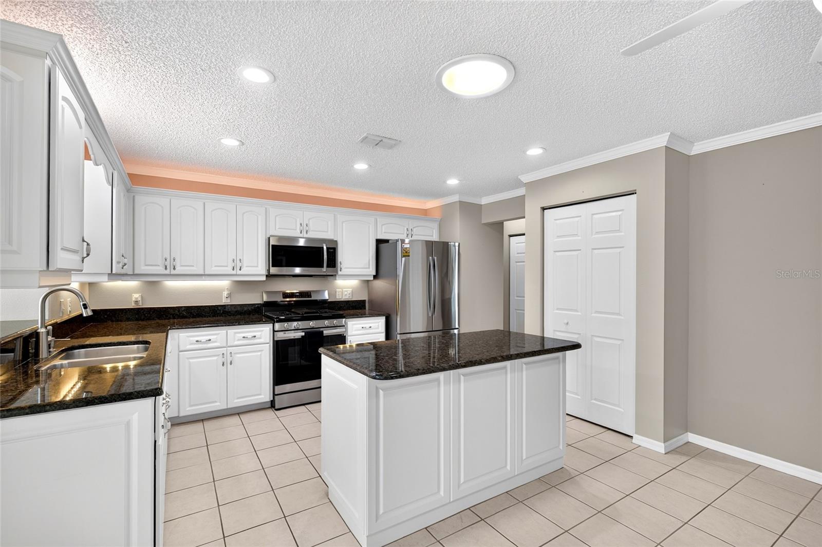 9878 SW 97TH LANE, Ocala, FL 34481