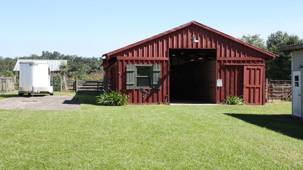 BARN 1