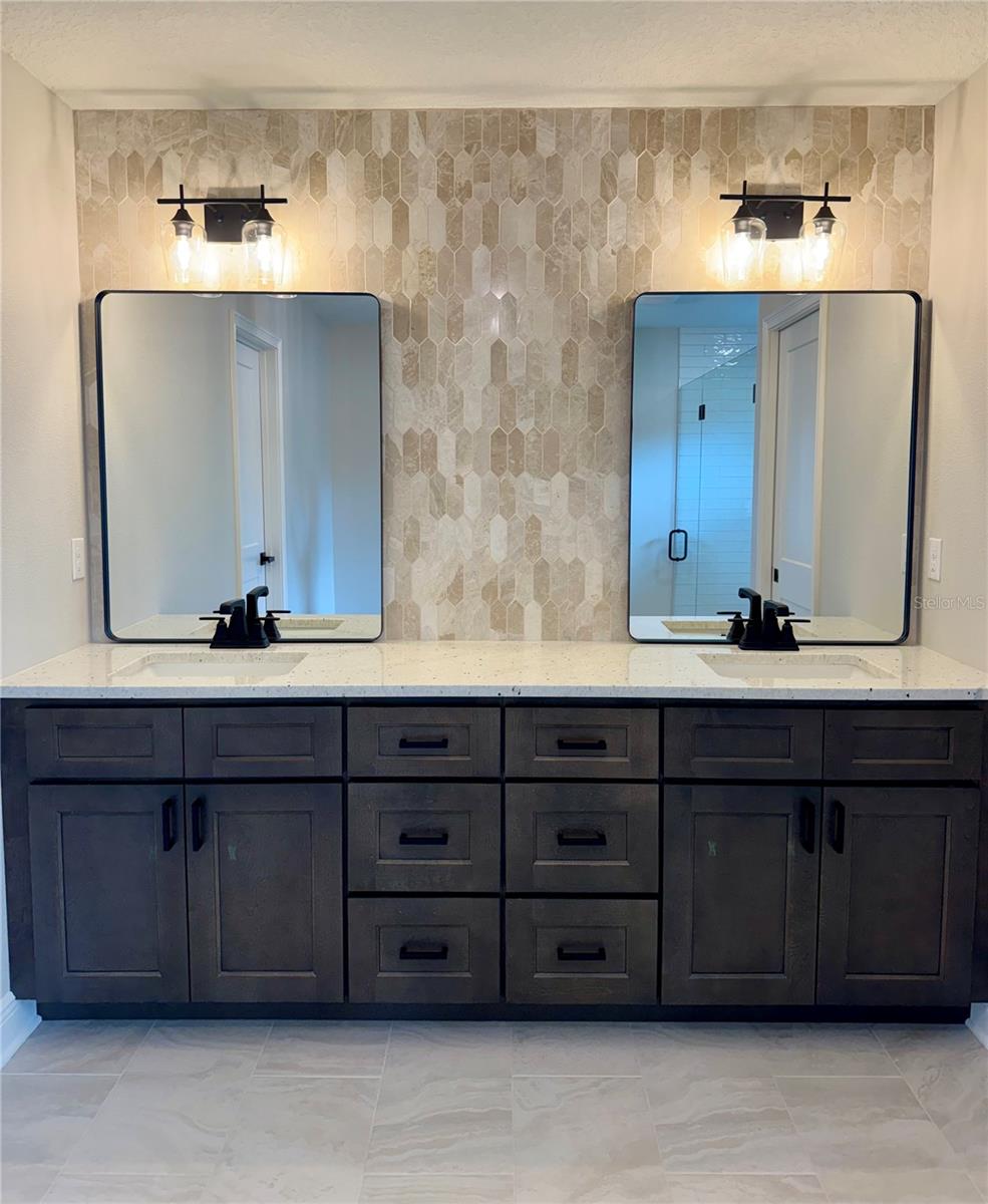 Master vanity