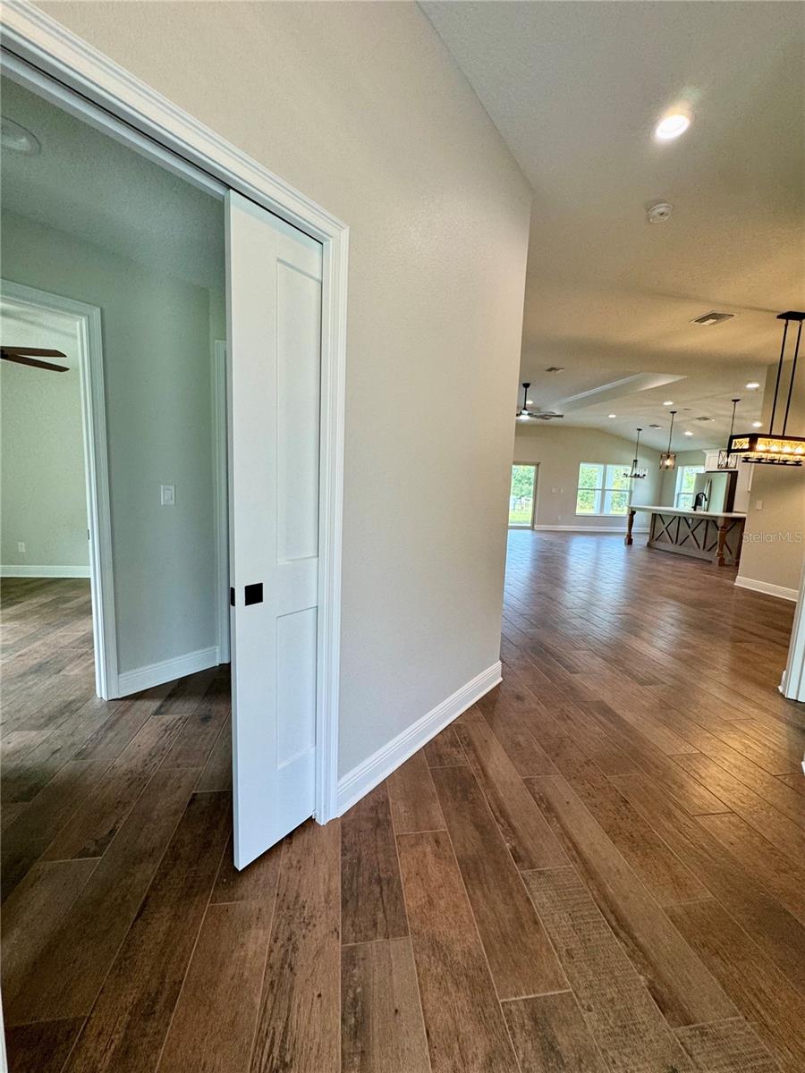 Guest bedrooms wing
