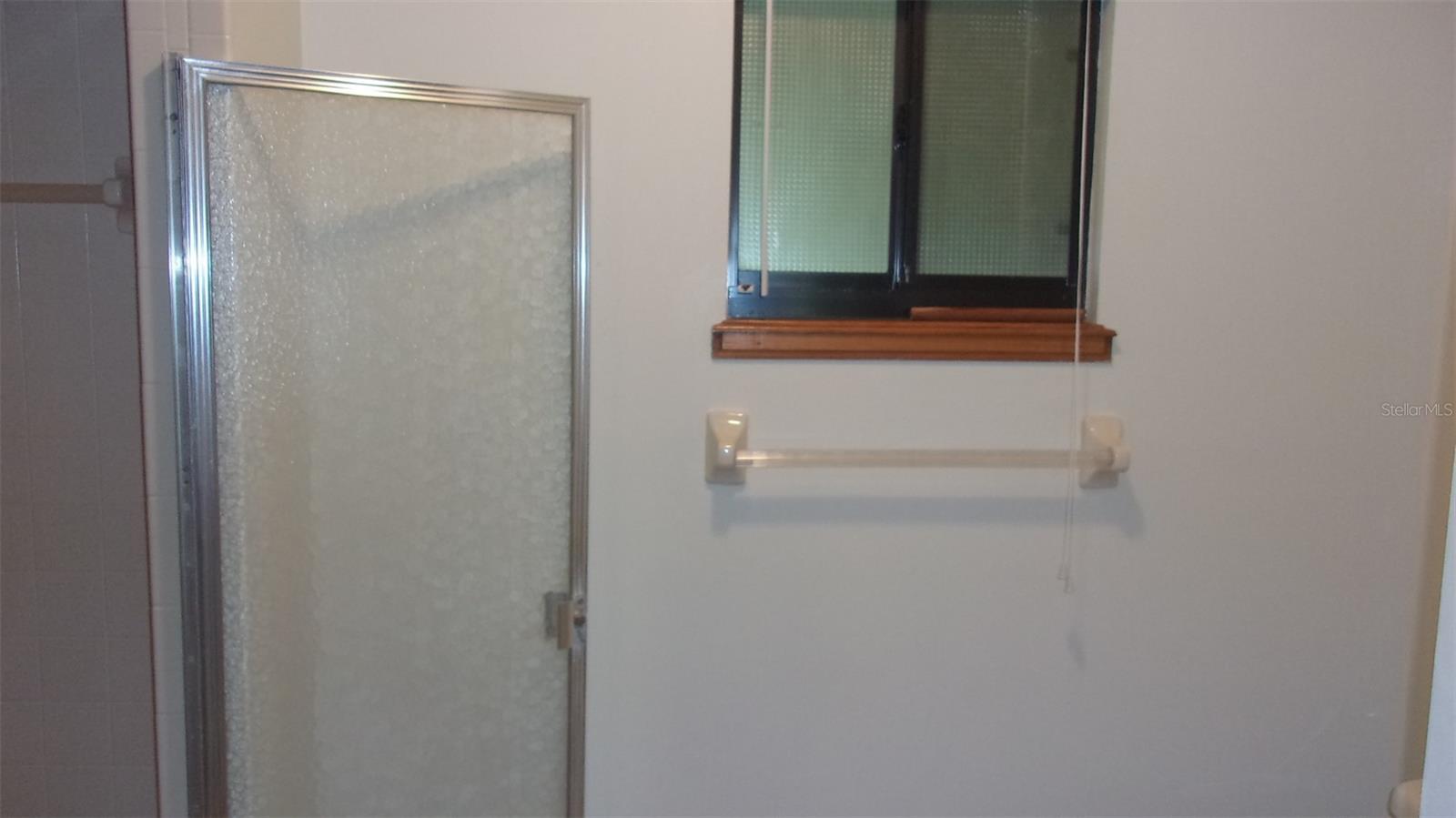 Main Bathroom View 4
