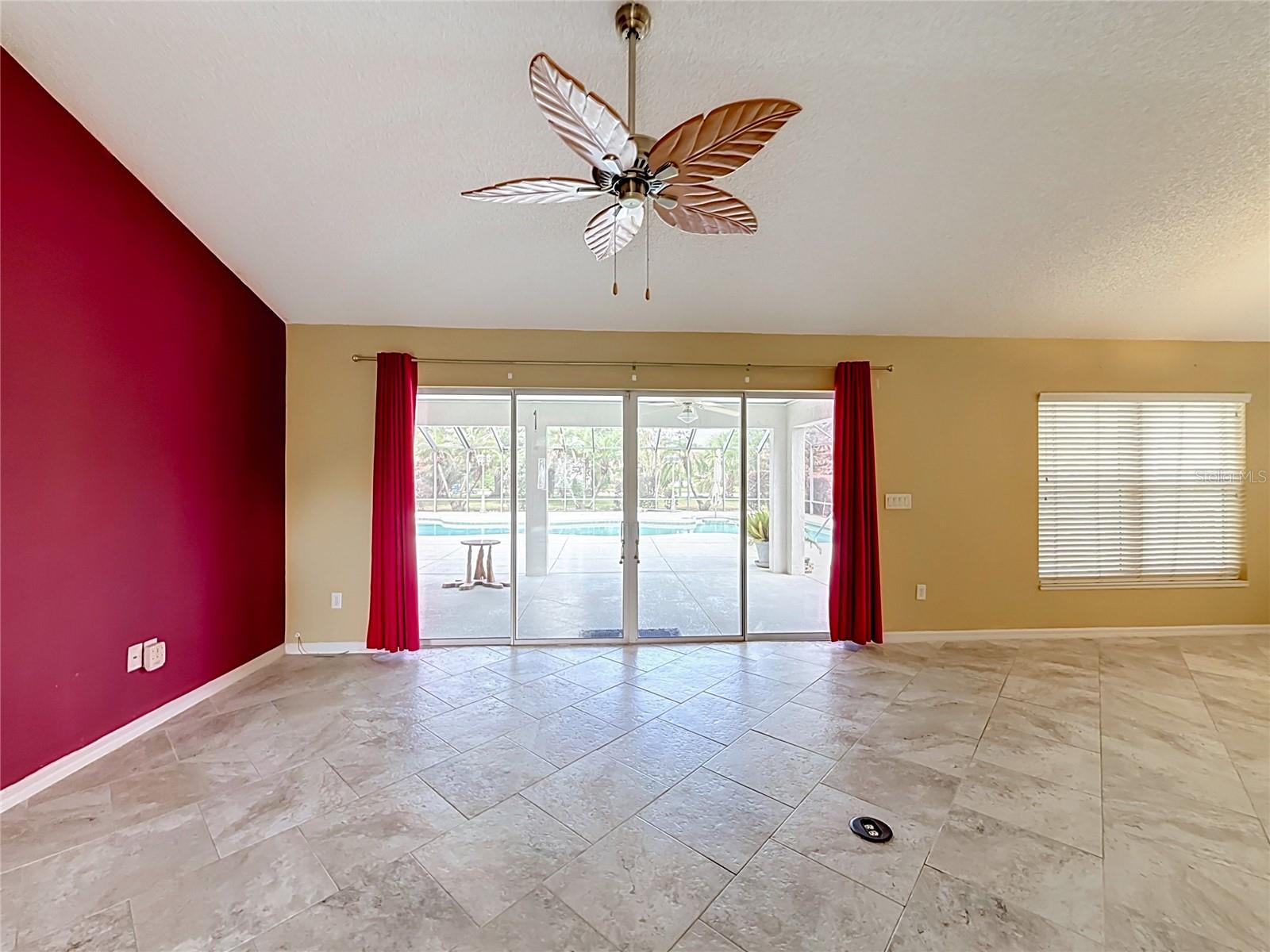 863 CASTLEBERRY CIRCLE, The Villages, FL 32162