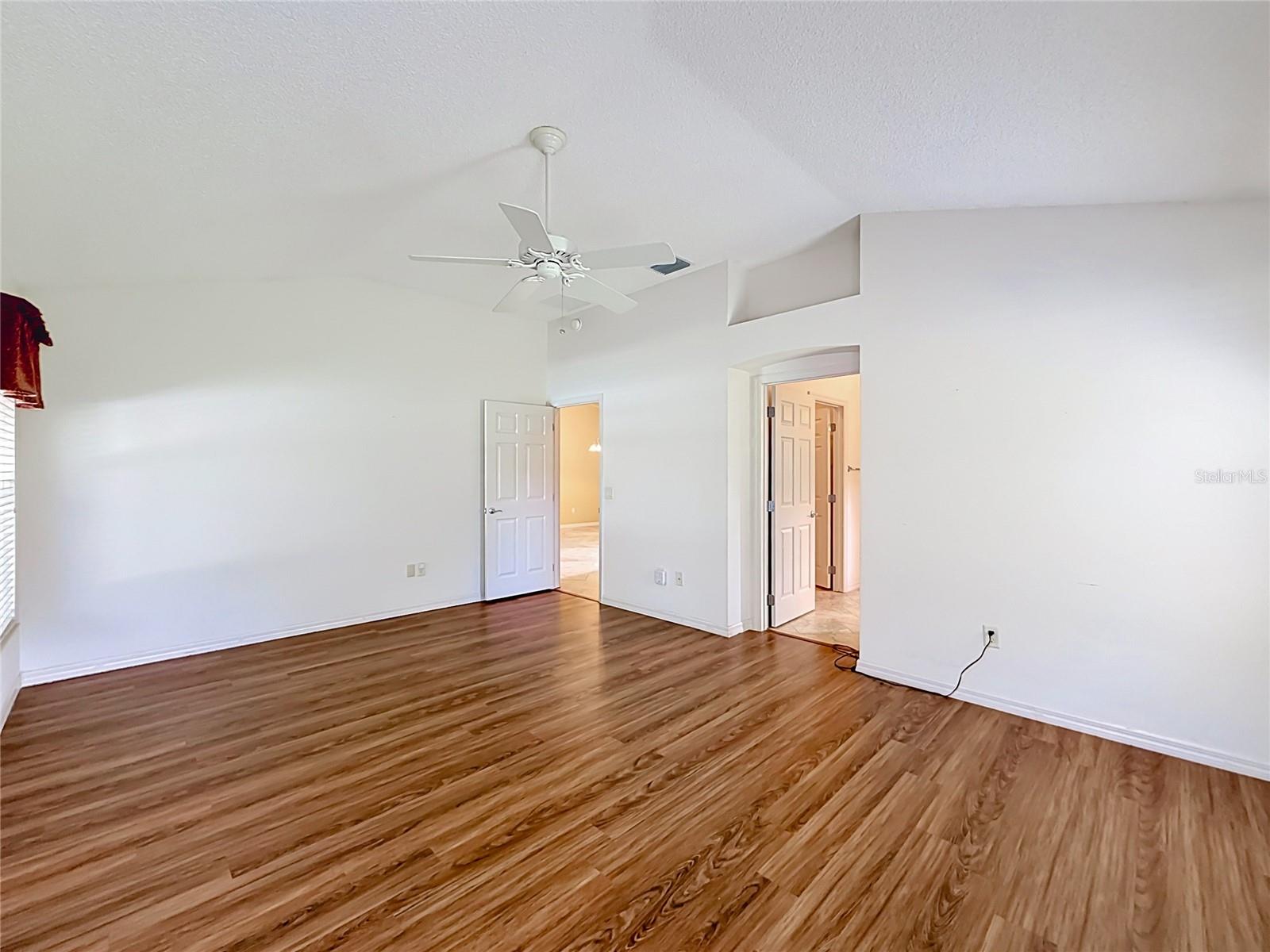 863 CASTLEBERRY CIRCLE, The Villages, FL 32162