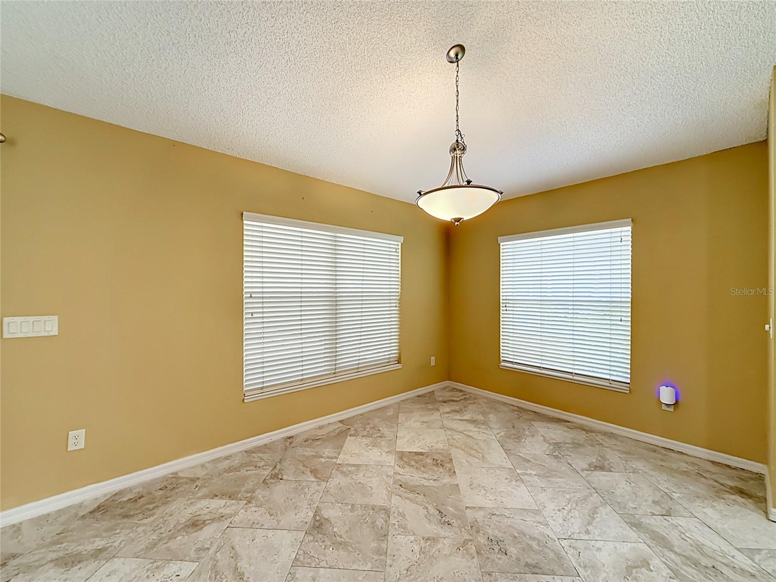 863 CASTLEBERRY CIRCLE, The Villages, FL 32162