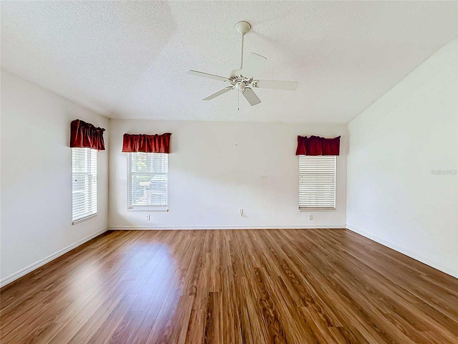 863 CASTLEBERRY CIRCLE, The Villages, FL 32162