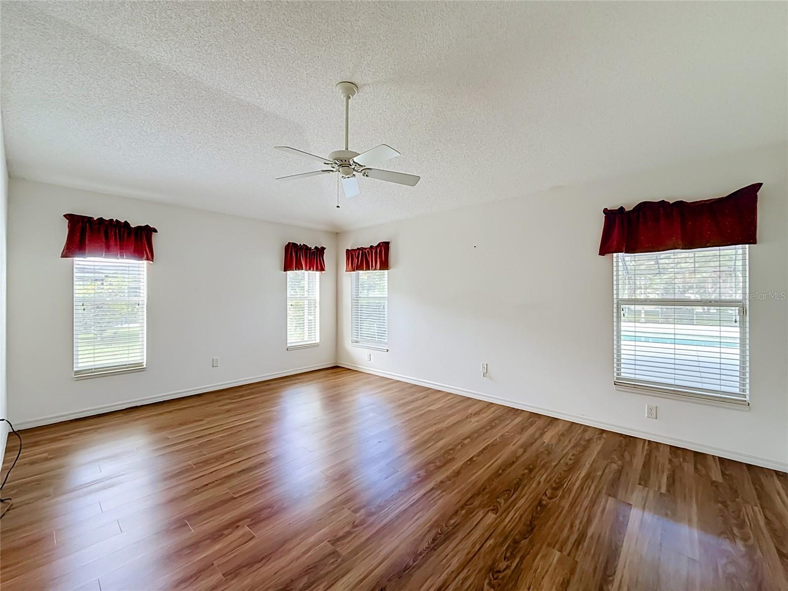 863 CASTLEBERRY CIRCLE, The Villages, FL 32162