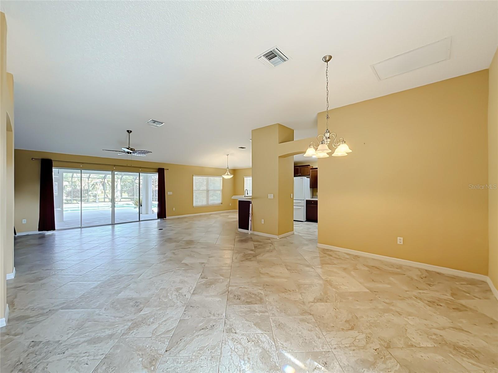 863 CASTLEBERRY CIRCLE, The Villages, FL 32162