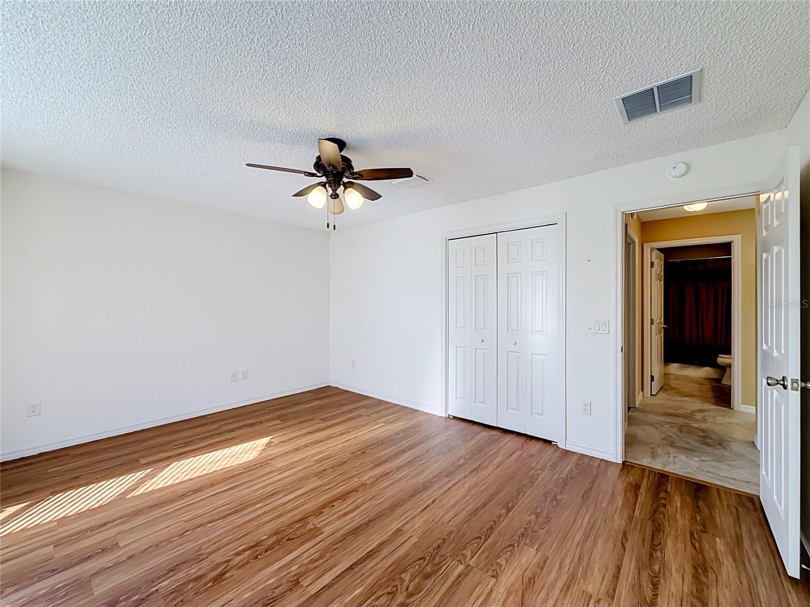 863 CASTLEBERRY CIRCLE, The Villages, FL 32162