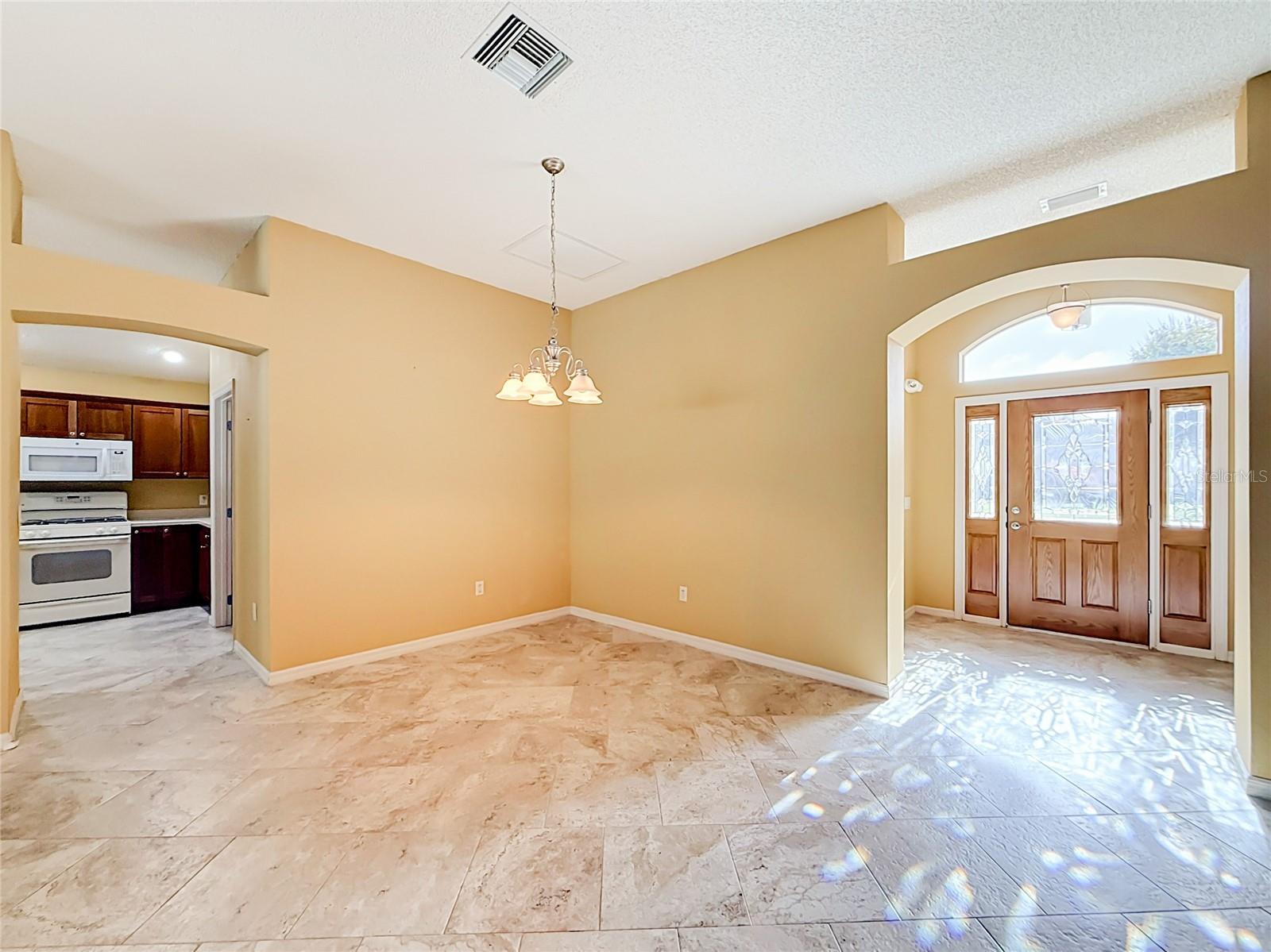 863 CASTLEBERRY CIRCLE, The Villages, FL 32162