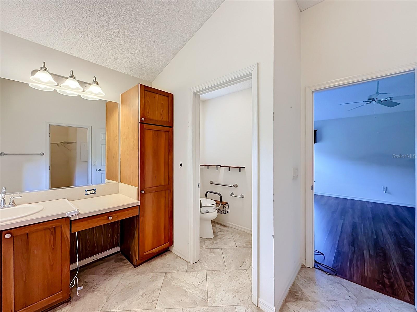 863 CASTLEBERRY CIRCLE, The Villages, FL 32162