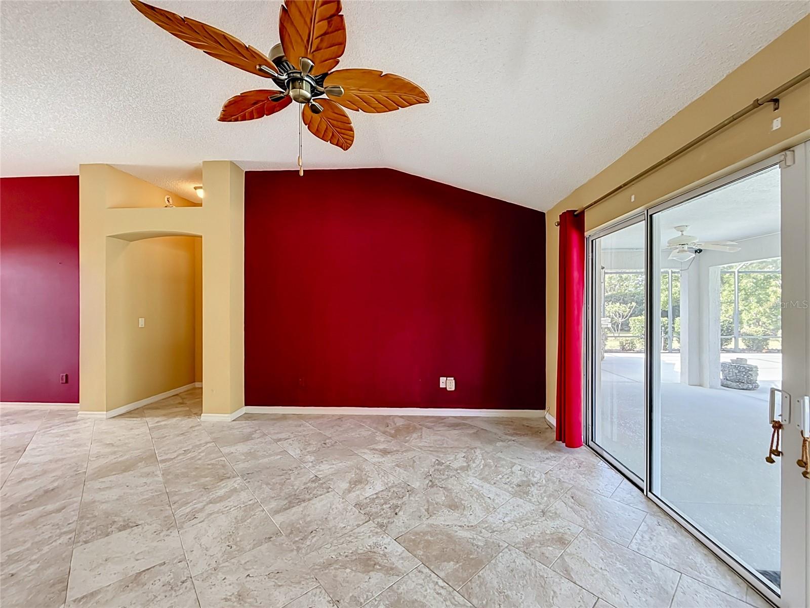 863 CASTLEBERRY CIRCLE, The Villages, FL 32162
