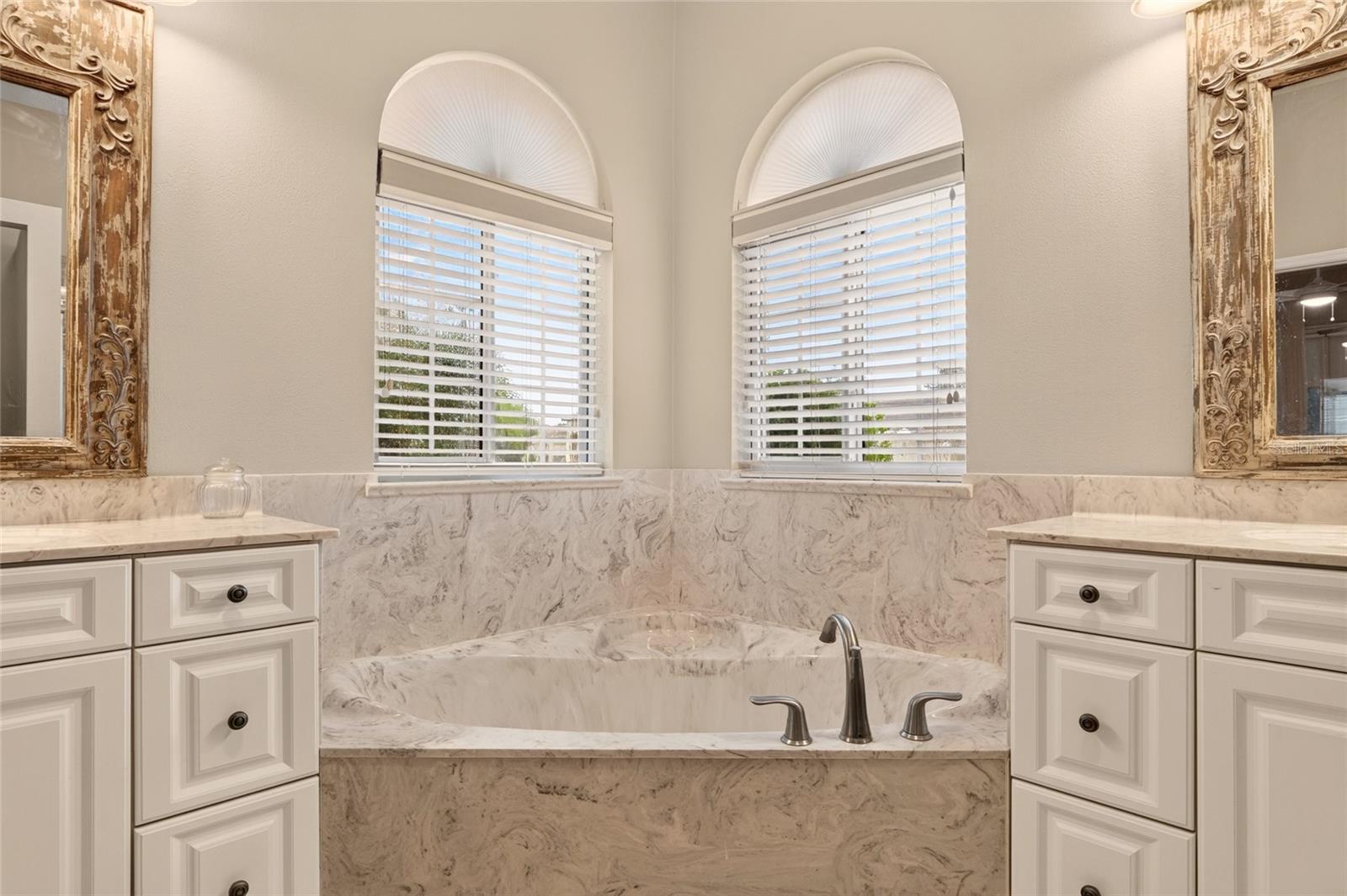 1960 NW 58TH COURT, Ocala, FL 34482