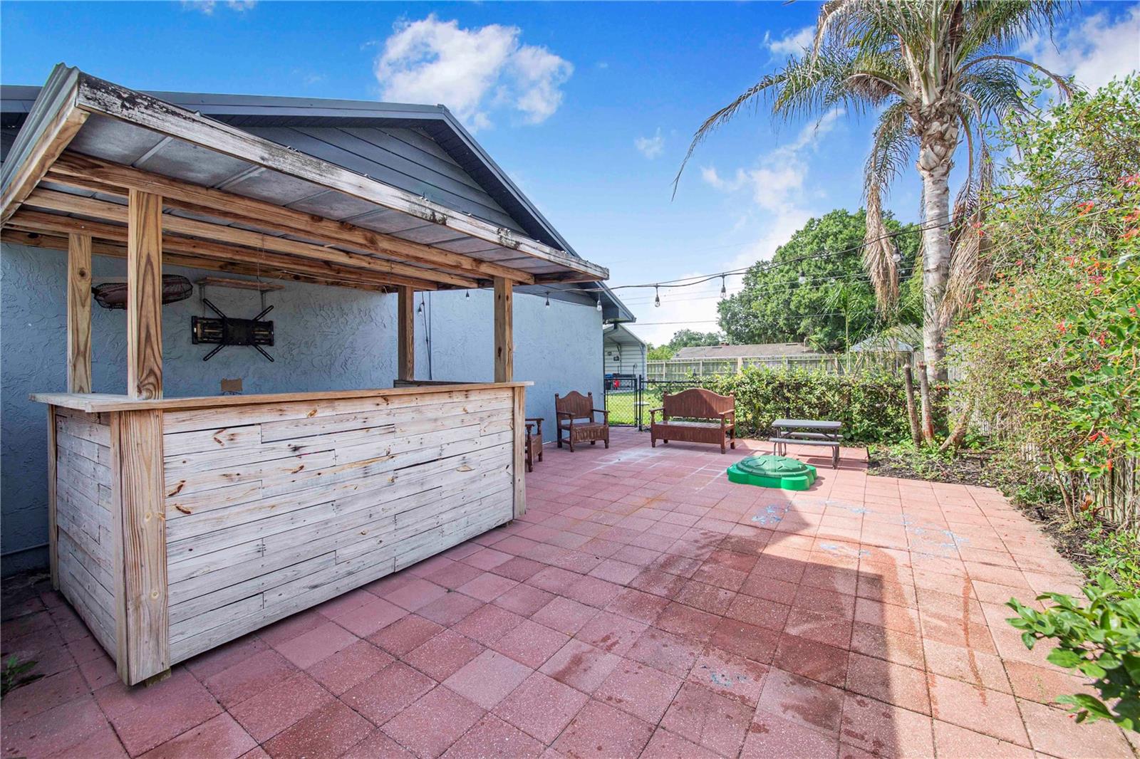 Tiki Bar