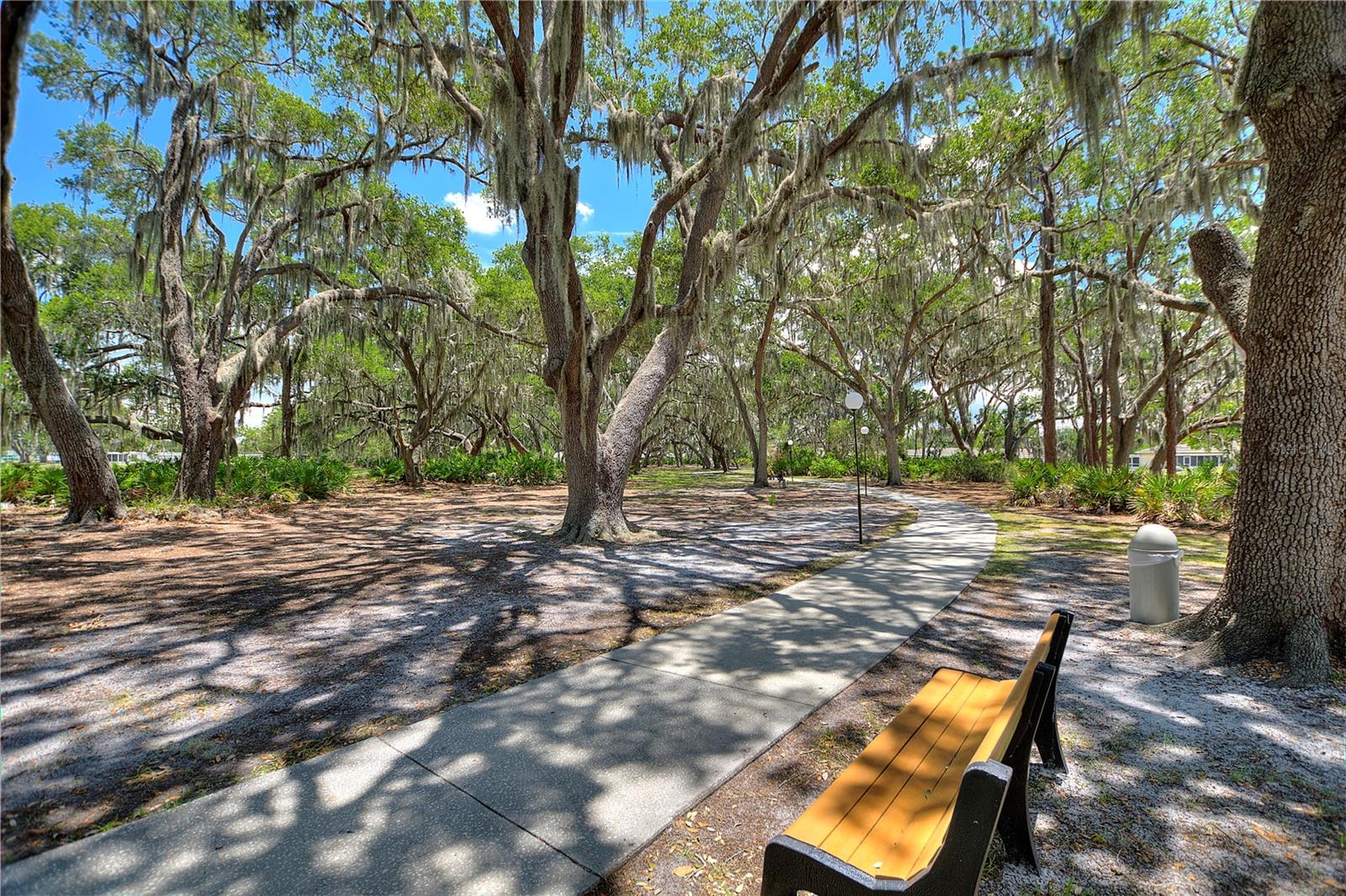 2637 CLUB CIRCLE, Lake Wales, FL 33854
