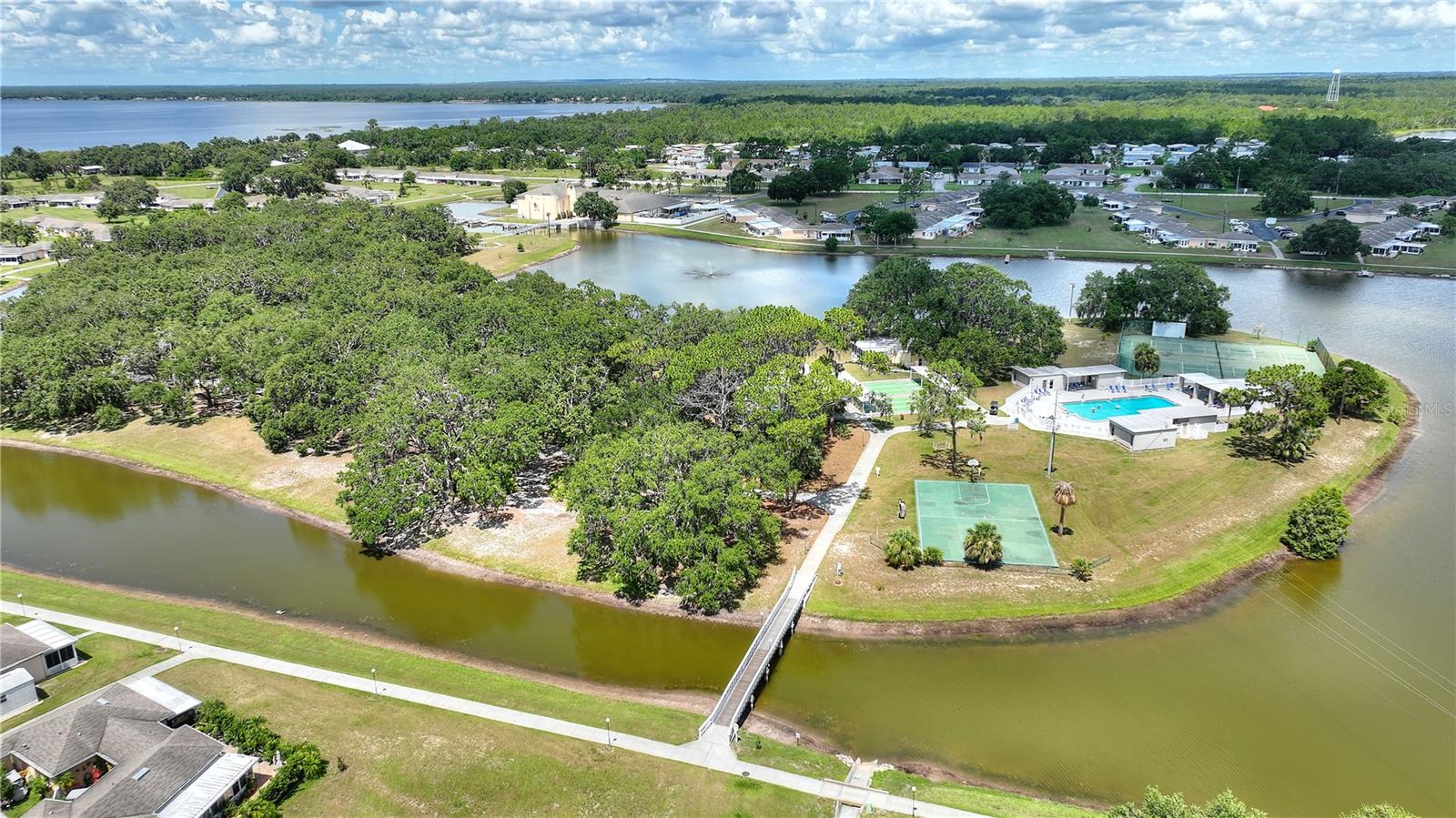 2637 CLUB CIRCLE, Lake Wales, FL 33854