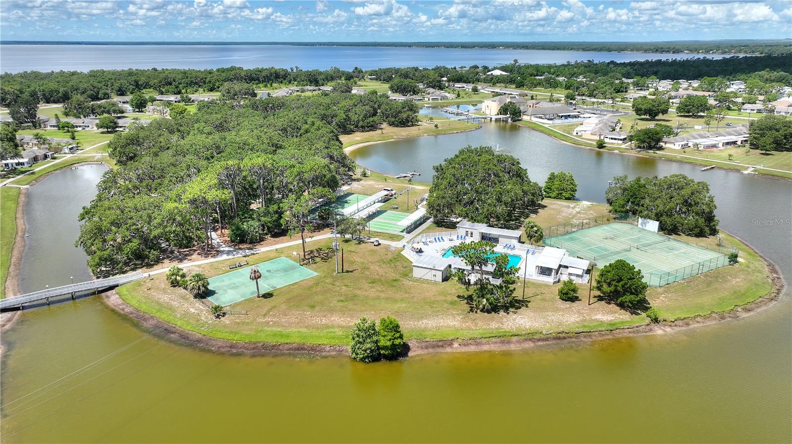 2637 CLUB CIRCLE, Lake Wales, FL 33854