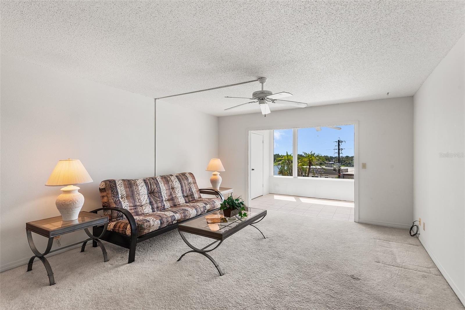 LIVING ROOM & BONUS ROOM