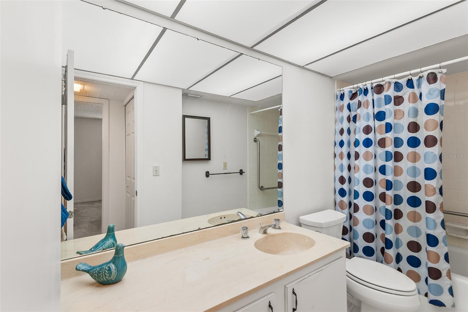 SECOND BATHROO HAS TUB/SHOWER
